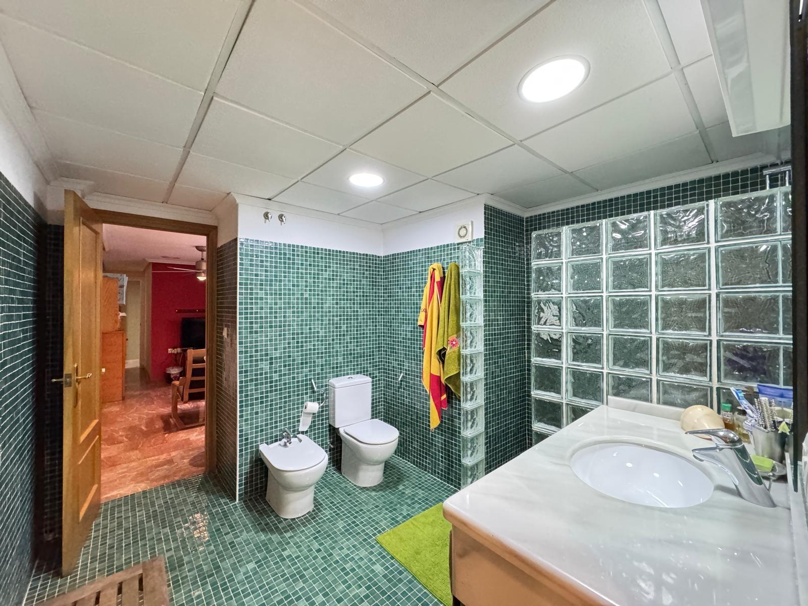 For sale - 4 Bedroom 3 Bathroom Apartment in Torrevieja - Torrevieja  - Alicante