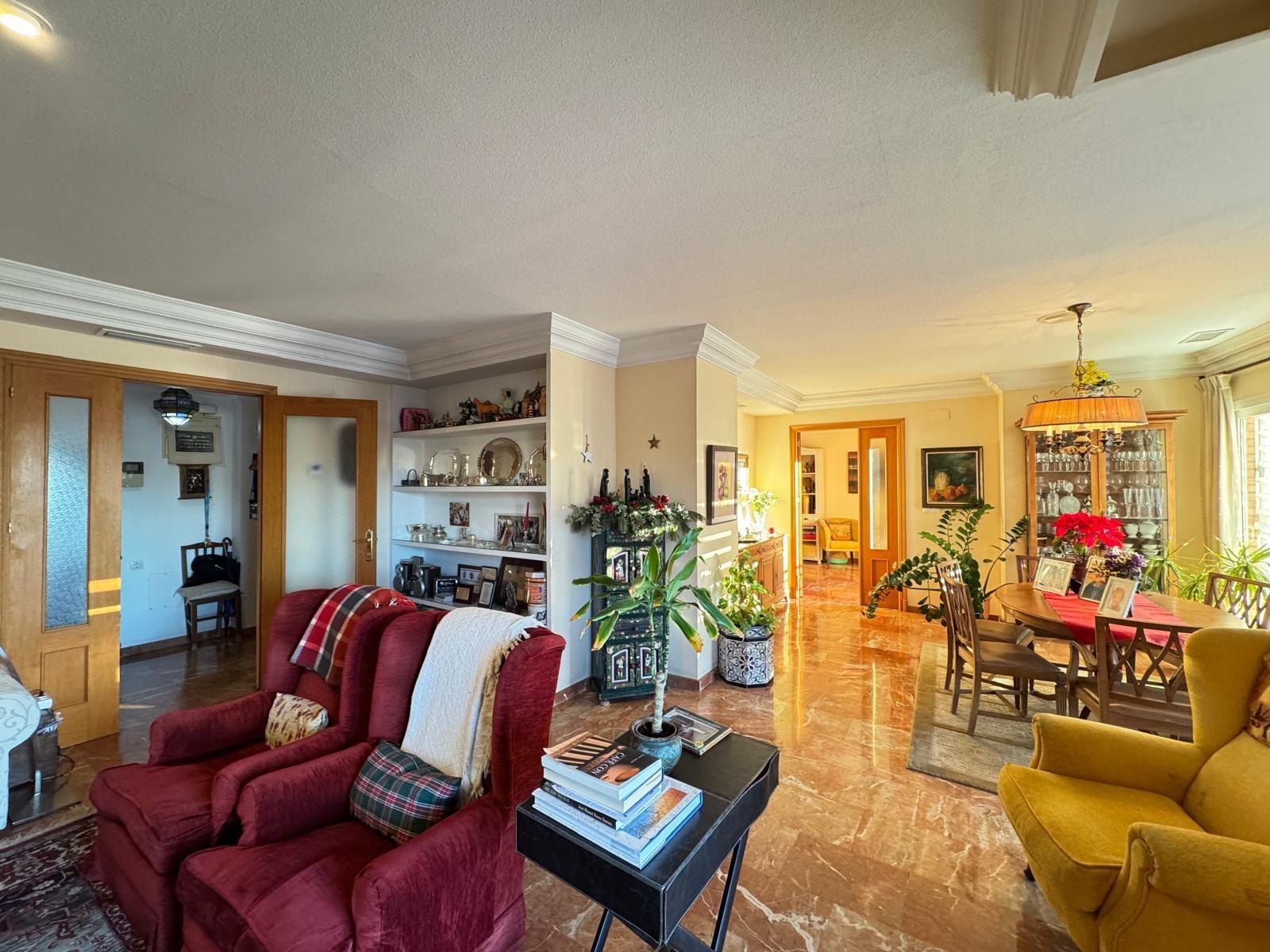 For sale - 4 Bedroom 3 Bathroom Apartment in Torrevieja - Torrevieja  - Alicante