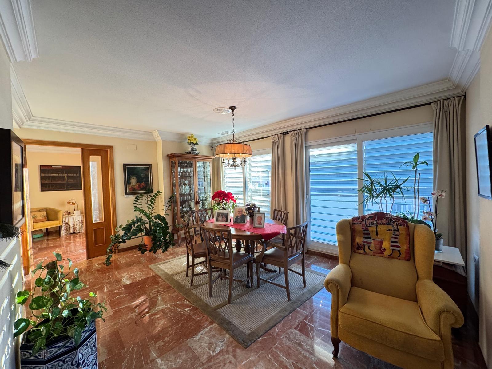 For sale - 4 Bedroom 3 Bathroom Apartment in Torrevieja - Torrevieja  - Alicante