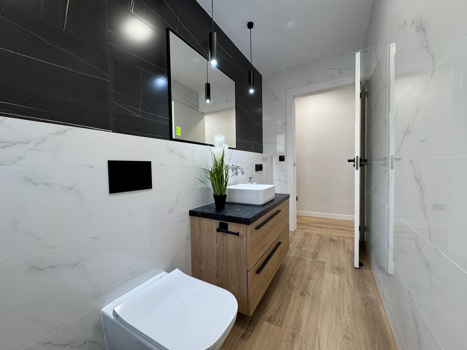 For sale - 3 Bedroom 1 Bathroom Apartment in Torrevieja - Playa Del Cura  - Alicante