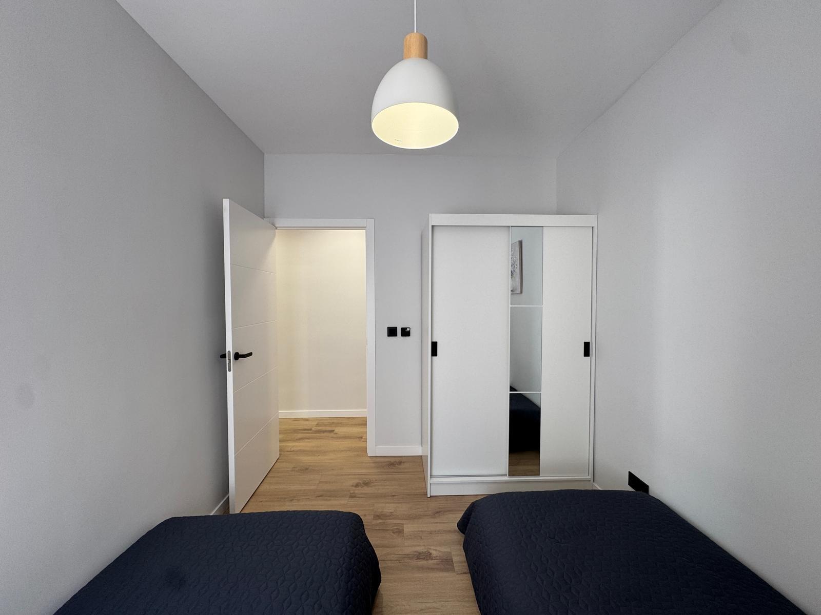 For sale - 3 Bedroom 1 Bathroom Apartment in Torrevieja - Playa Del Cura  - Alicante