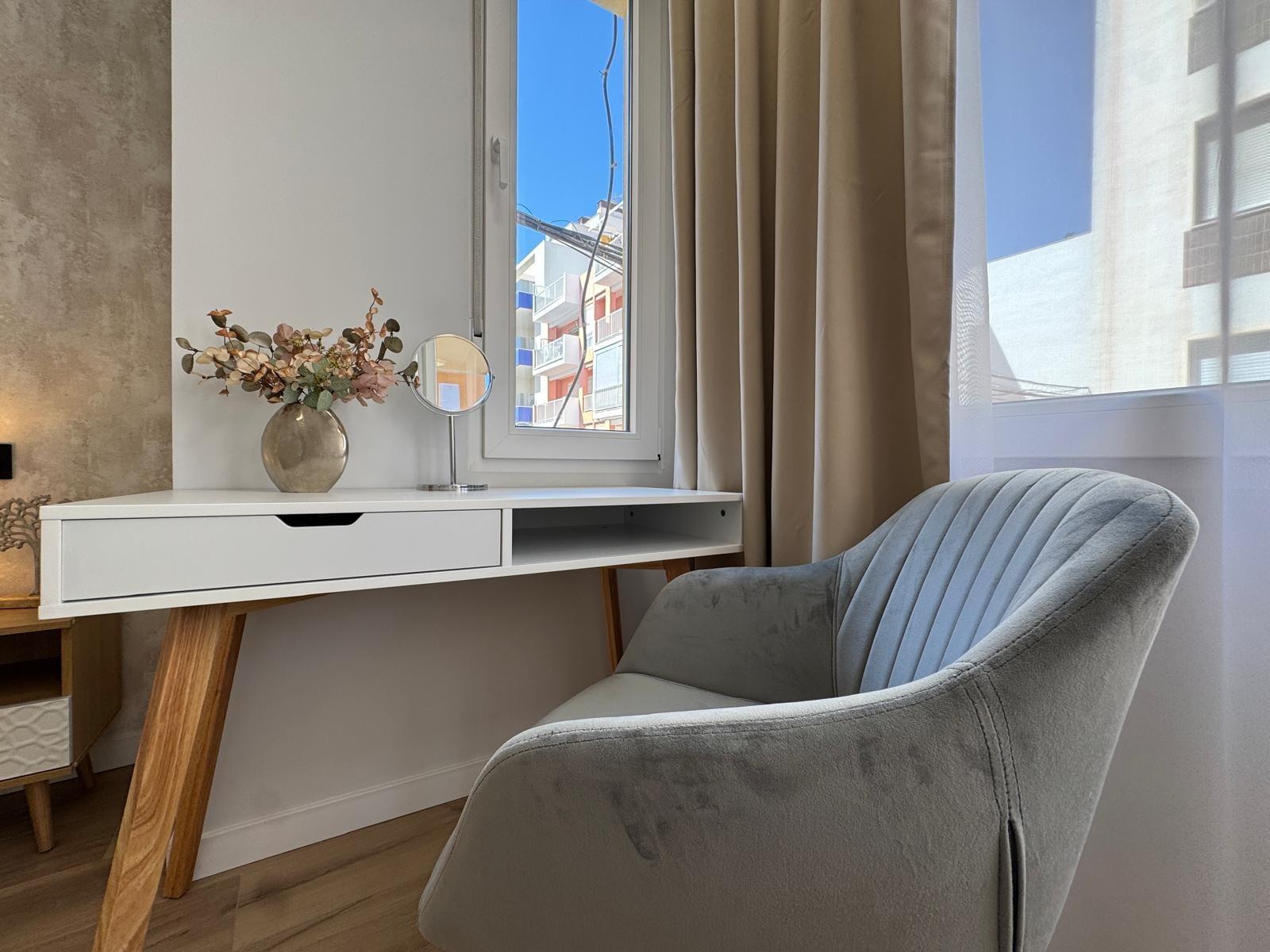 For sale - 3 Bedroom 1 Bathroom Apartment in Torrevieja - Playa Del Cura  - Alicante