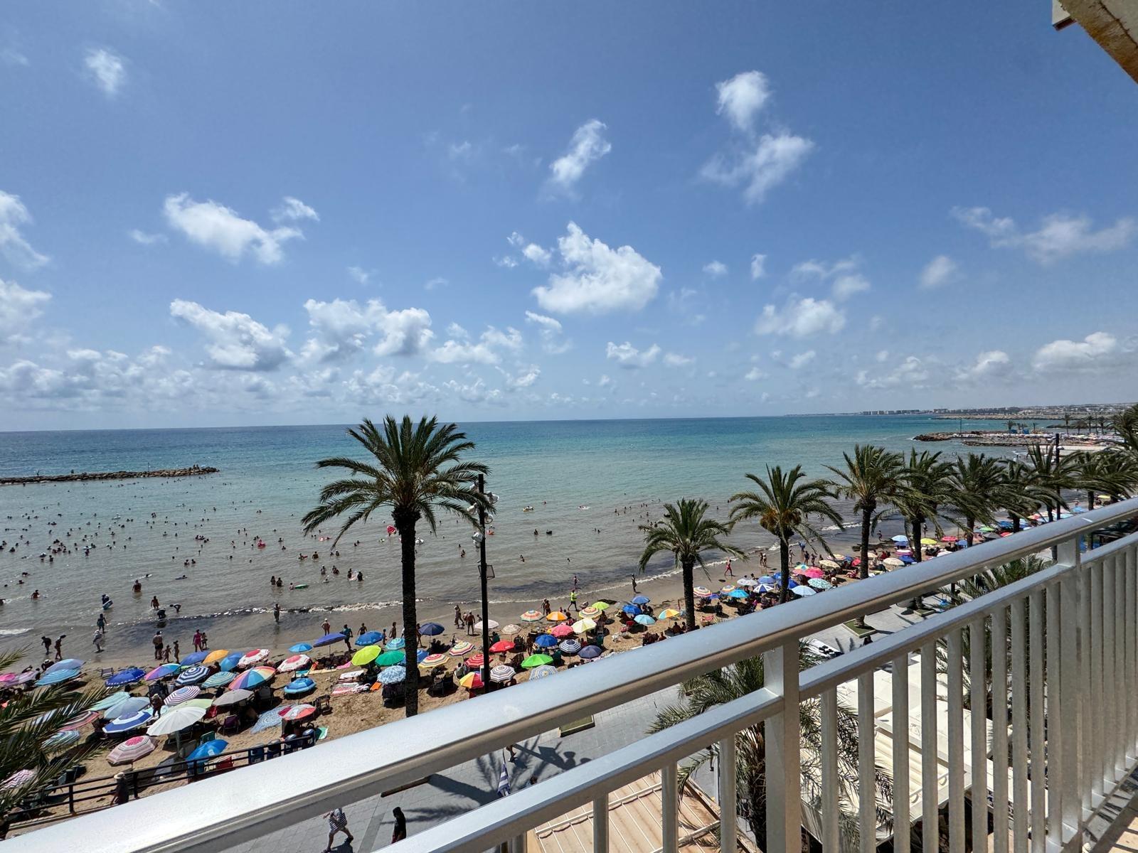 For sale - 3 Bedroom 2 Bathroom Apartment in Torrevieja - Playa Del Cura  - Alicante