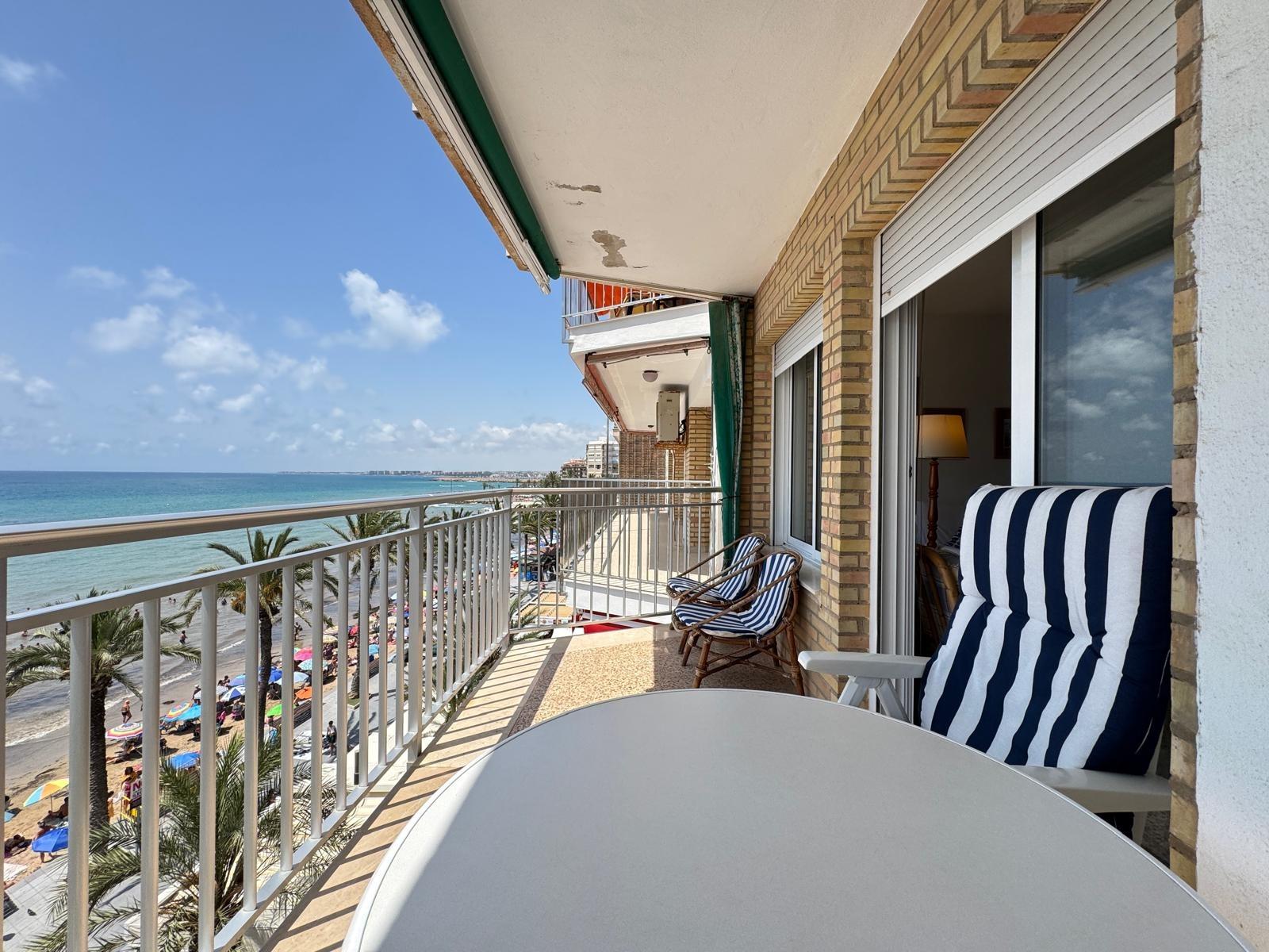 For sale - 3 Bedroom 2 Bathroom Apartment in Torrevieja - Playa Del Cura  - Alicante