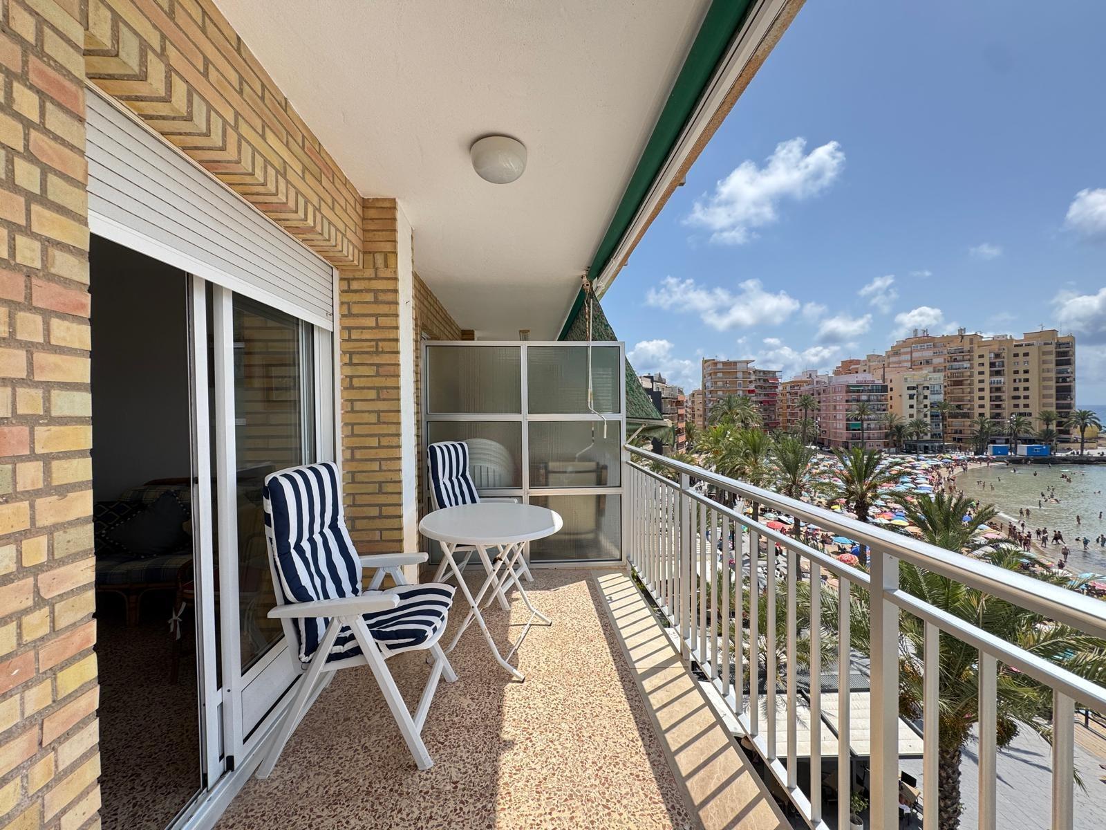 For sale - 3 Bedroom 2 Bathroom Apartment in Torrevieja - Playa Del Cura  - Alicante