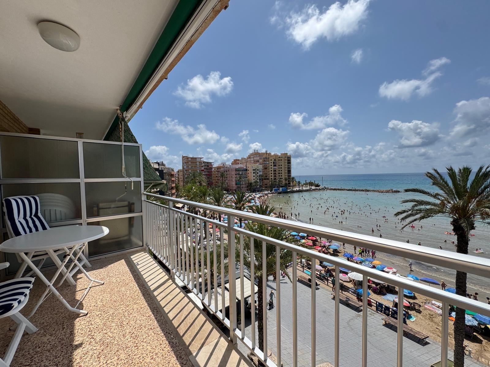 For sale - 3 Bedroom 2 Bathroom Apartment in Torrevieja - Playa Del Cura  - Alicante