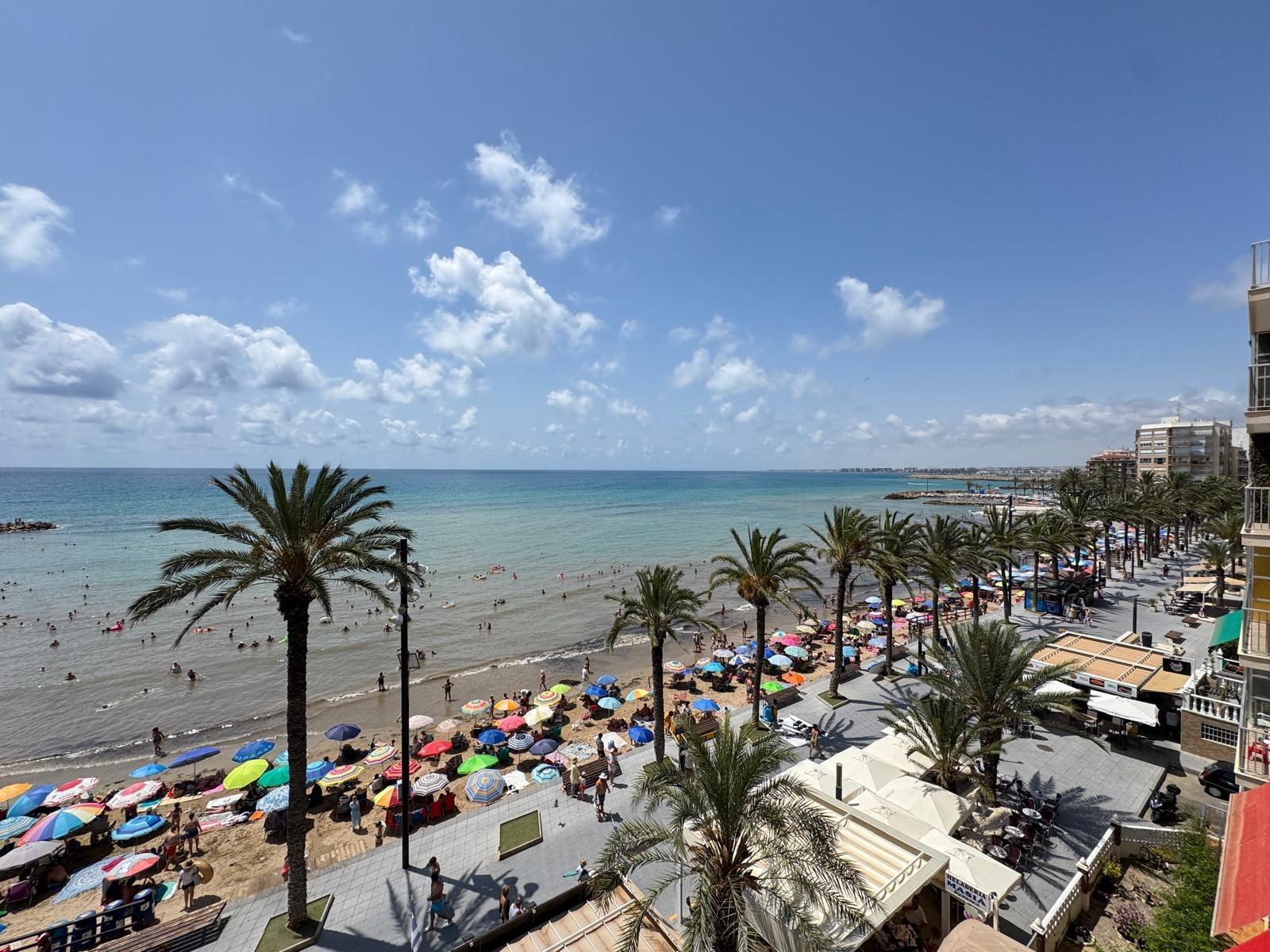 For sale - 3 Bedroom 2 Bathroom Apartment in Torrevieja - Playa Del Cura  - Alicante