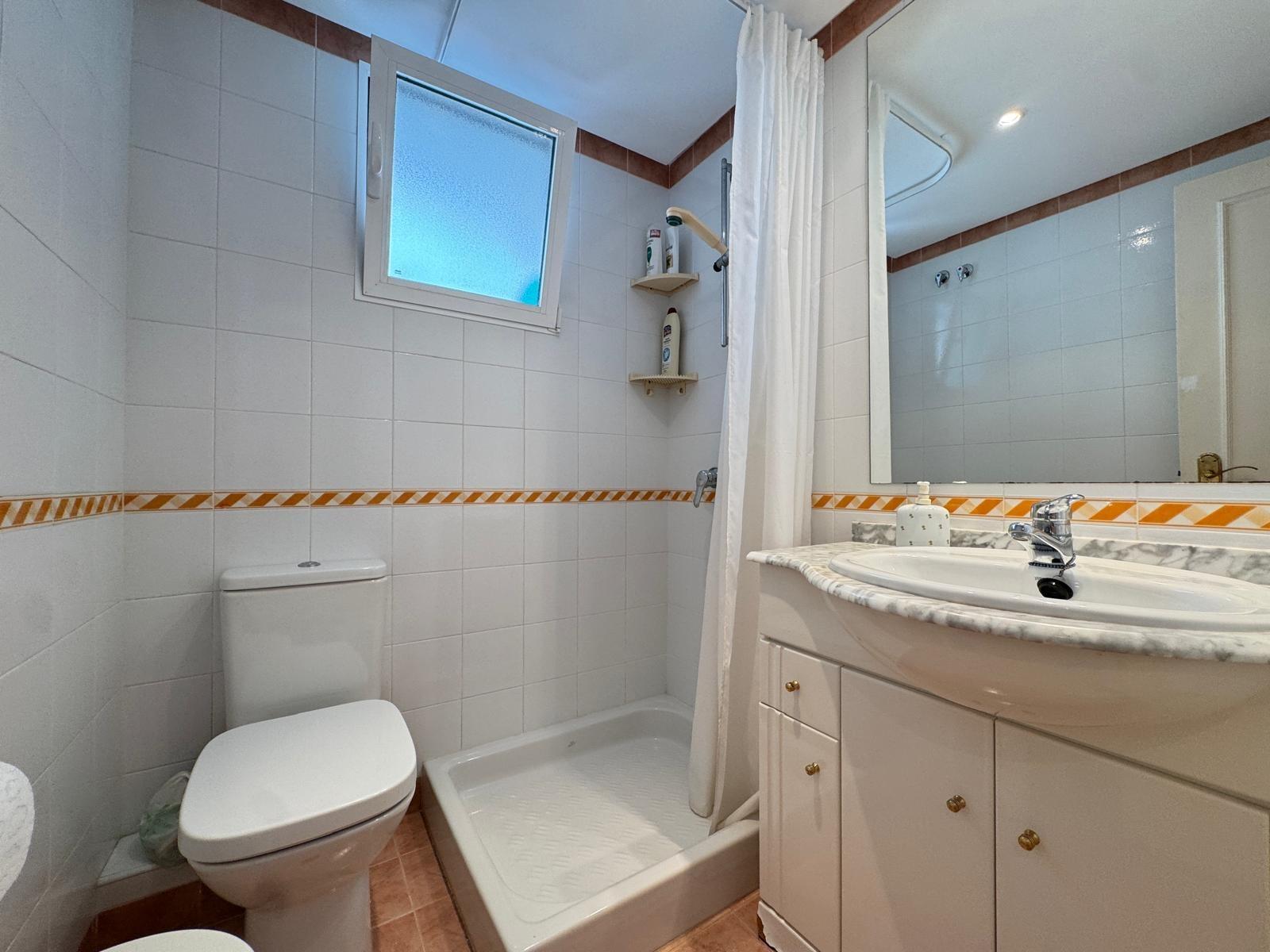 For sale - 3 Bedroom 2 Bathroom Apartment in Torrevieja - Playa Del Cura  - Alicante