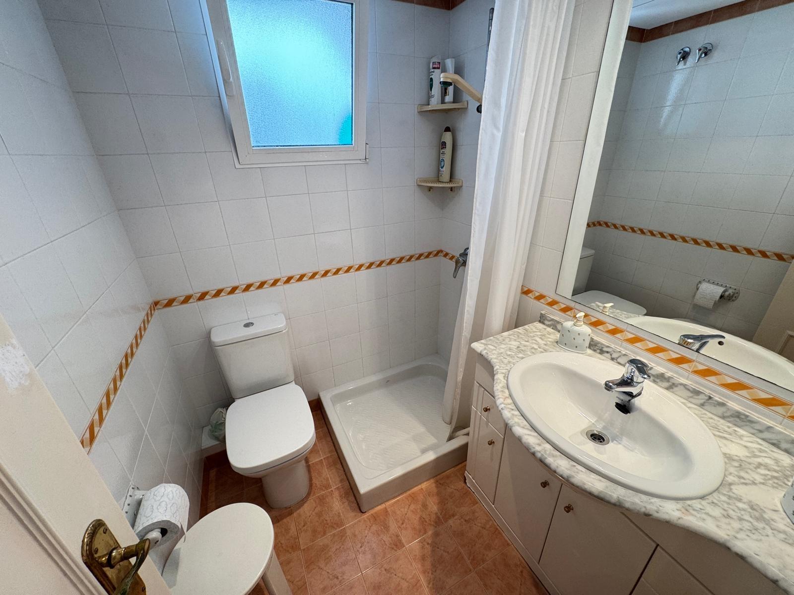 For sale - 3 Bedroom 2 Bathroom Apartment in Torrevieja - Playa Del Cura  - Alicante