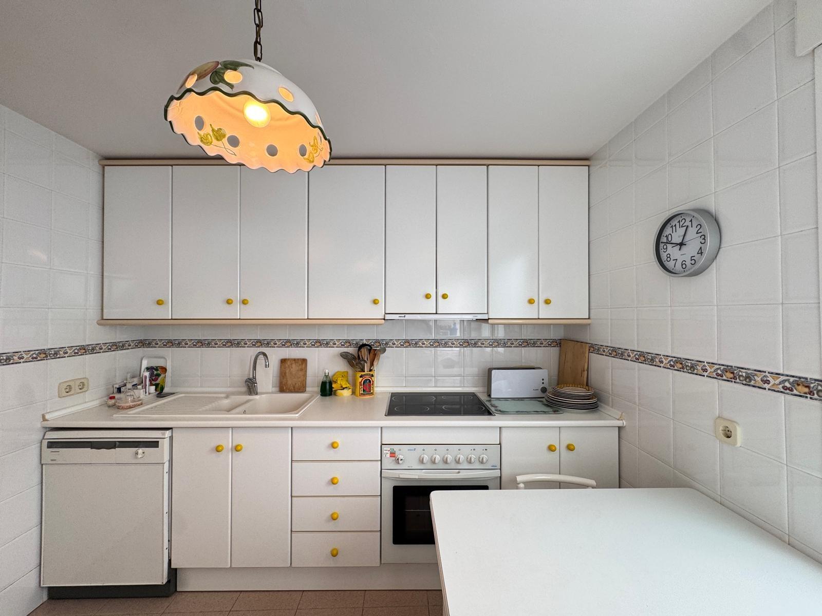 For sale - 3 Bedroom 2 Bathroom Apartment in Torrevieja - Playa Del Cura  - Alicante