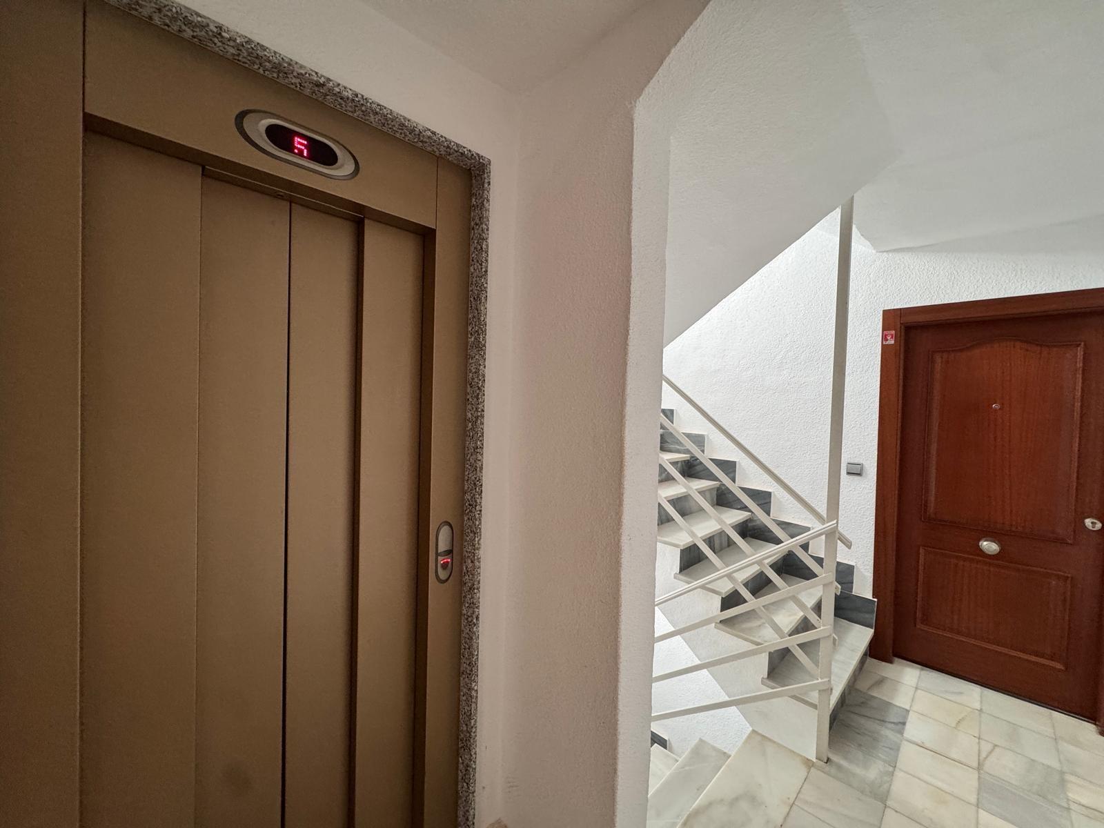 For sale - 3 Bedroom 2 Bathroom Apartment in Torrevieja - Playa Del Cura  - Alicante