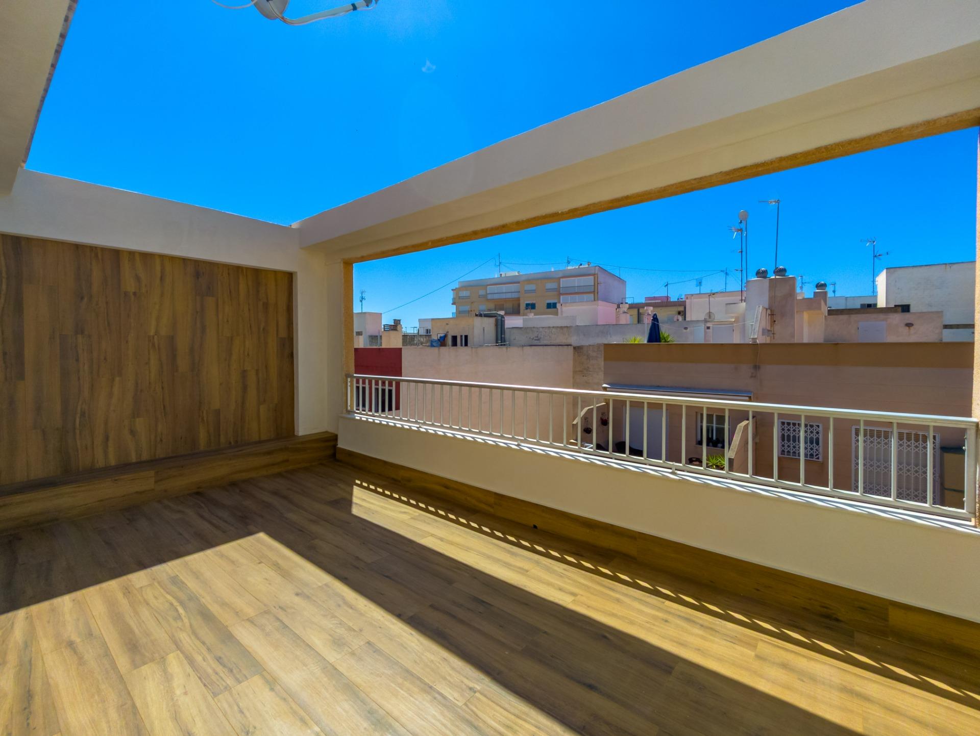 For sale - 3 Bedroom 2 Bathroom Apartment in Torrevieja - Playa Del Cura  - Alicante