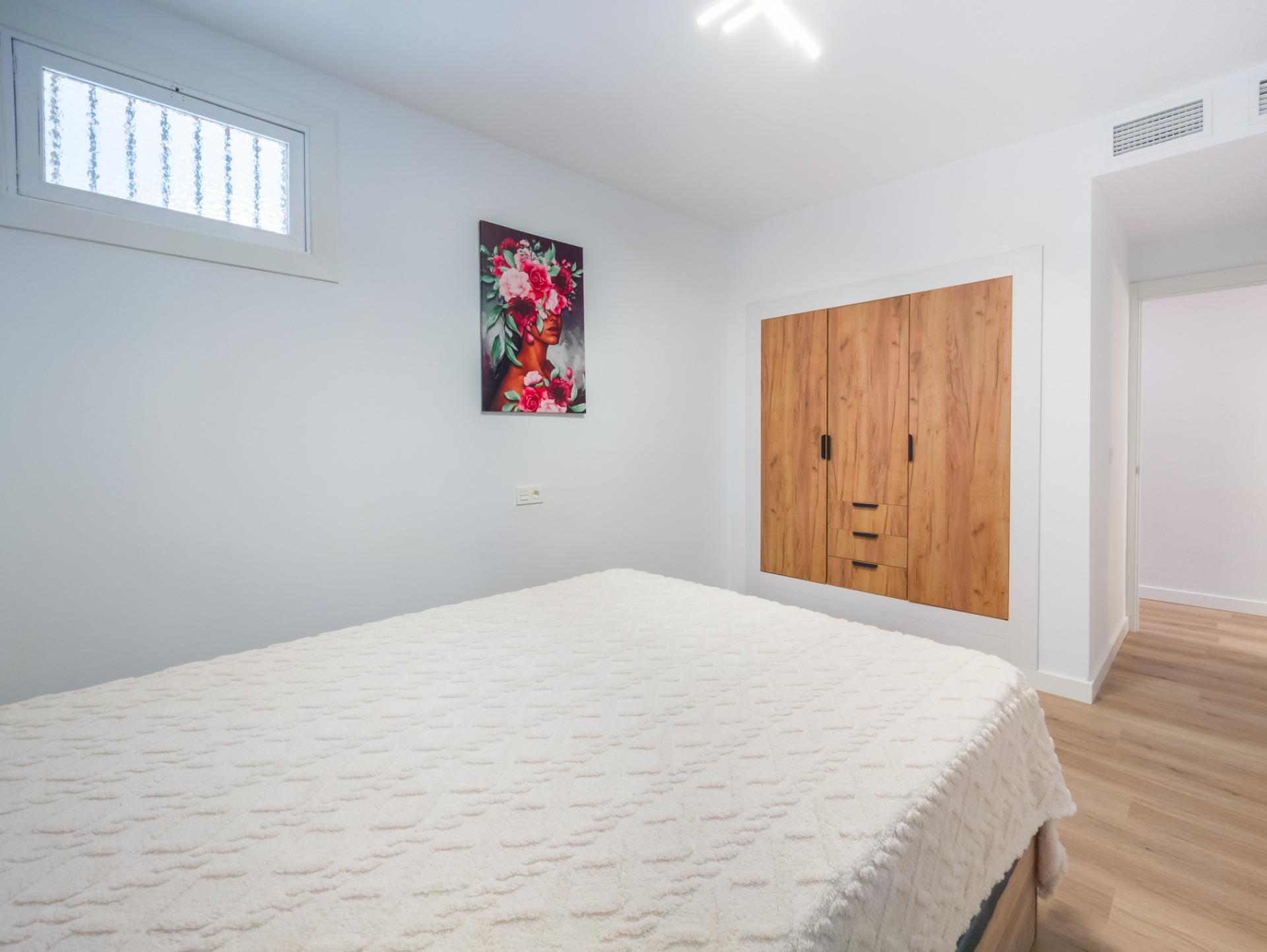 For sale - 3 Bedroom 2 Bathroom Apartment in Torrevieja - Playa Del Cura  - Alicante