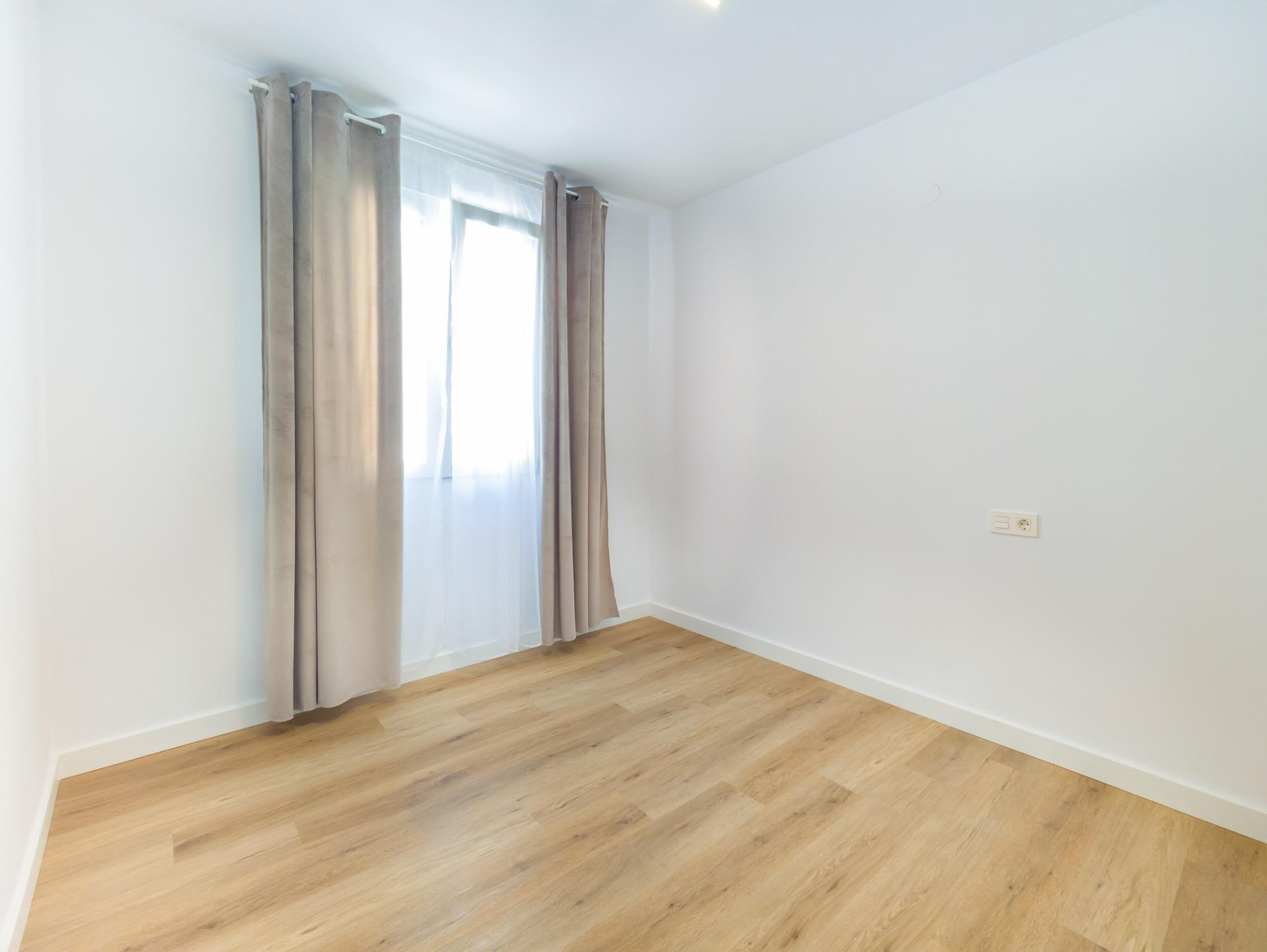 For sale - 3 Bedroom 2 Bathroom Apartment in Torrevieja - Playa Del Cura  - Alicante