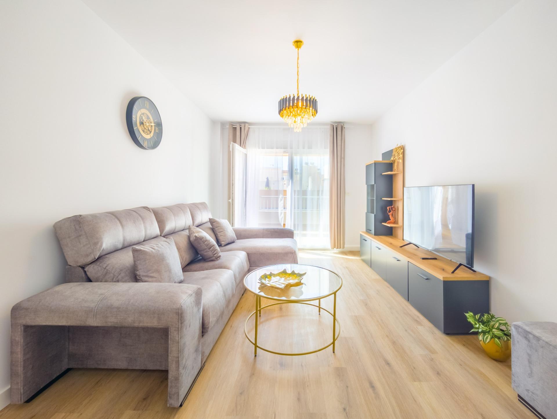 For sale - 3 Bedroom 2 Bathroom Apartment in Torrevieja - Playa Del Cura  - Alicante