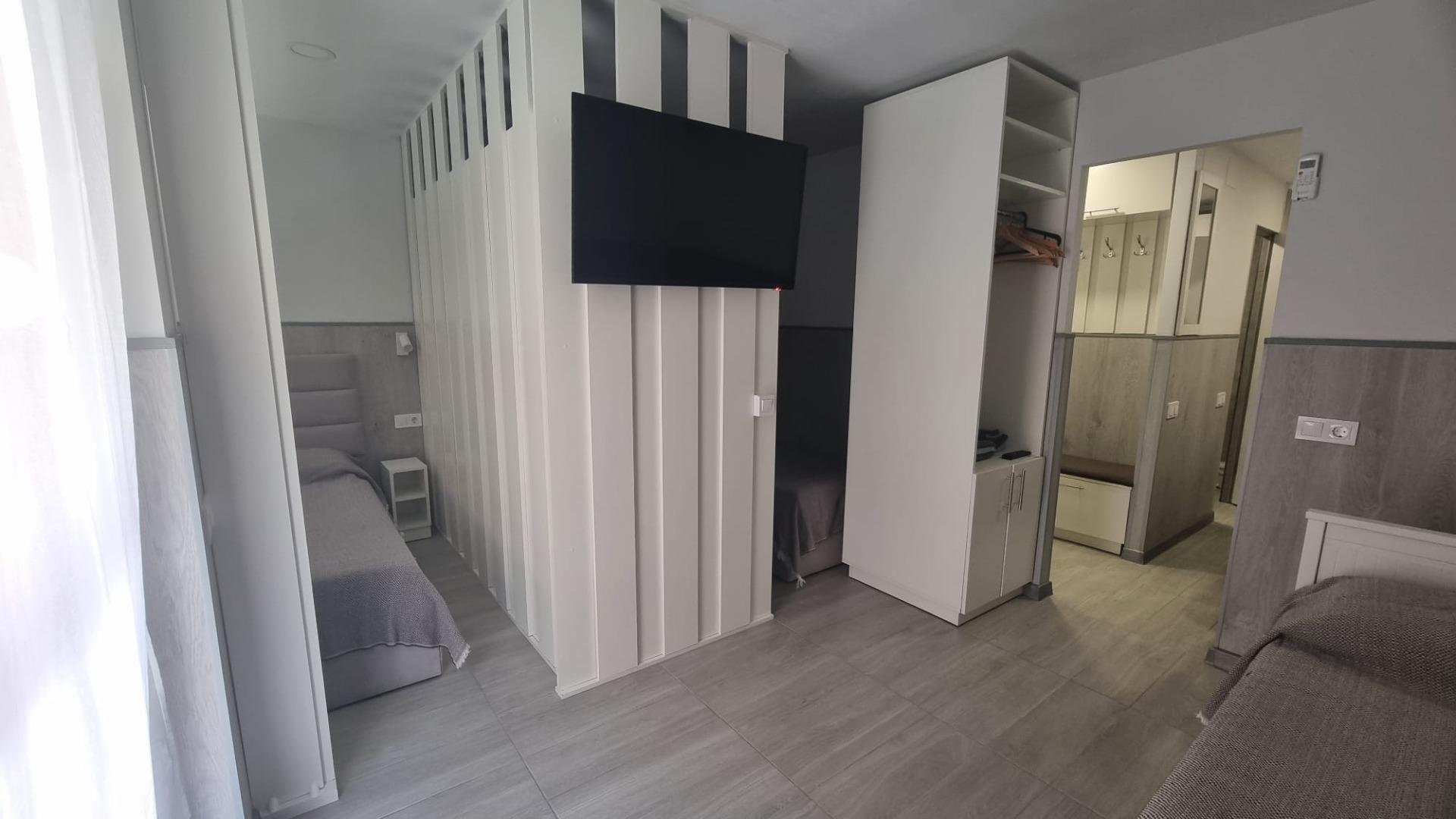For sale - 3 Bedroom 3 Bathroom Apartment in Torrevieja - Centro  - Alicante