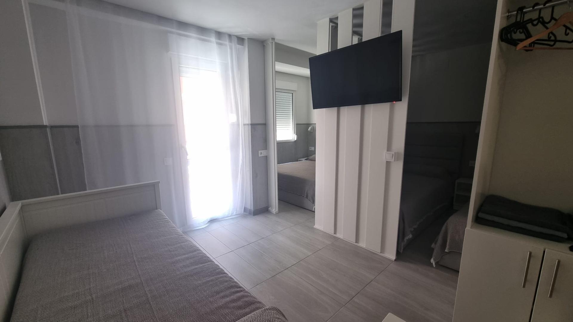 For sale - 3 Bedroom 3 Bathroom Apartment in Torrevieja - Centro  - Alicante