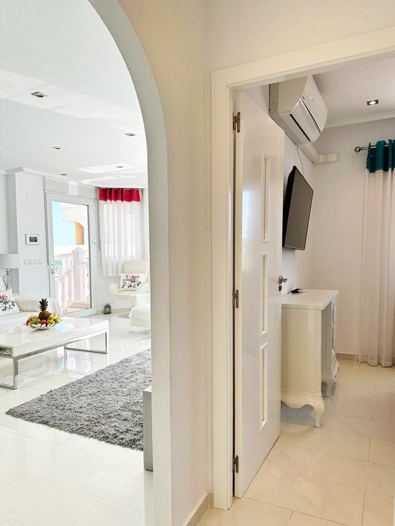 For sale - 4 Bedroom 4 Bathroom Villa in San Miguel de Salinas - Inland  - Alicante