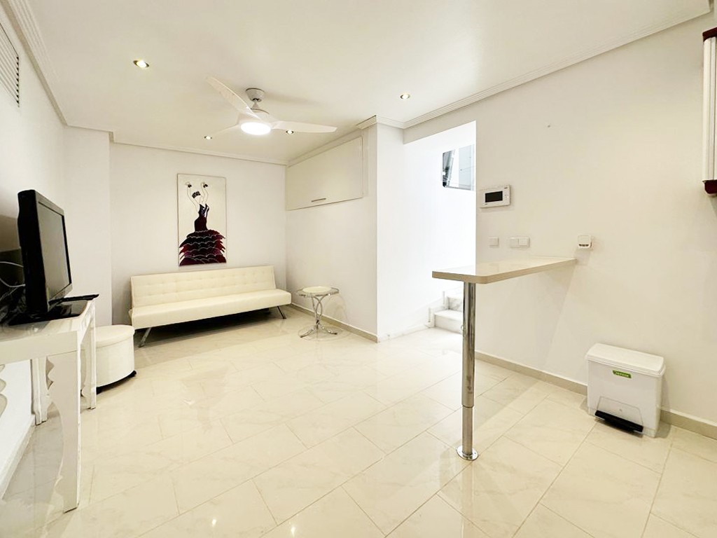 For sale - 4 Bedroom 4 Bathroom Villa in San Miguel de Salinas - Inland  - Alicante