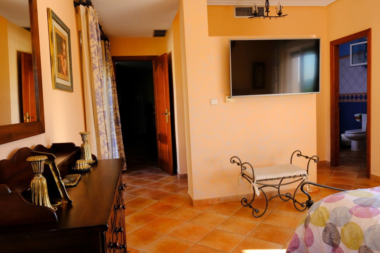 For sale - 5 Bedroom 3 Bathroom Finca in Orihuela - Inland  - Alicante