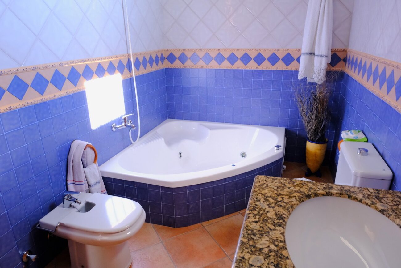 For sale - 5 Bedroom 3 Bathroom Finca in Orihuela - Inland  - Alicante