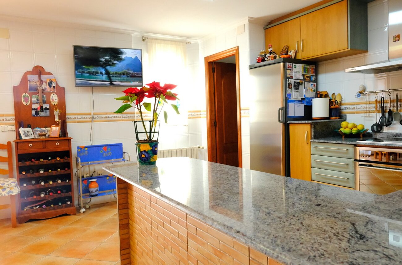 For sale - 5 Bedroom 3 Bathroom Finca in Orihuela - Inland  - Alicante