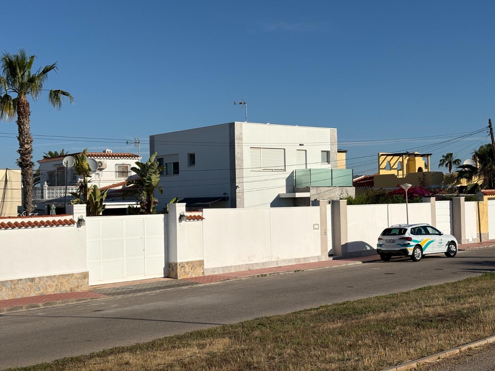 For sale - 2 Bedroom 1 Bathroom Villa in Torrevieja - La Siesta - El Salado - Torreta  - Alicante