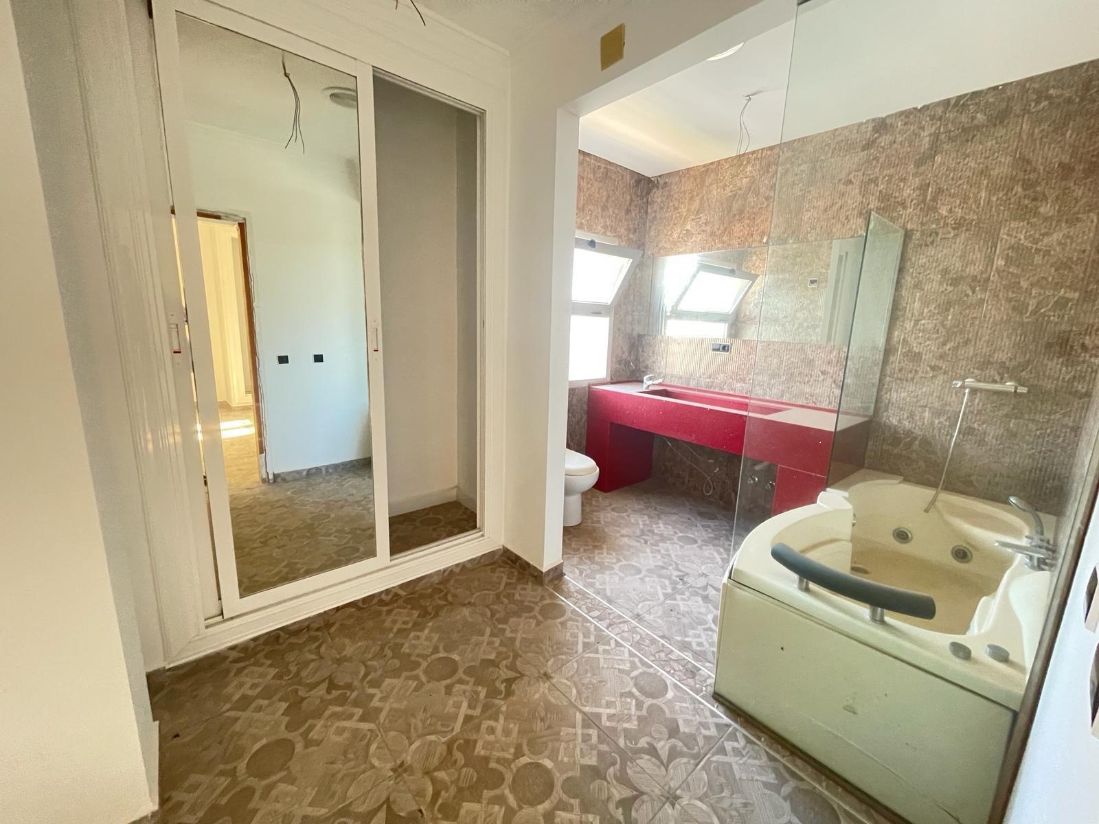 For sale - 3 Bedroom 5 Bathroom Villa in Torrevieja - La Siesta - El Salado - Torreta  - Alicante