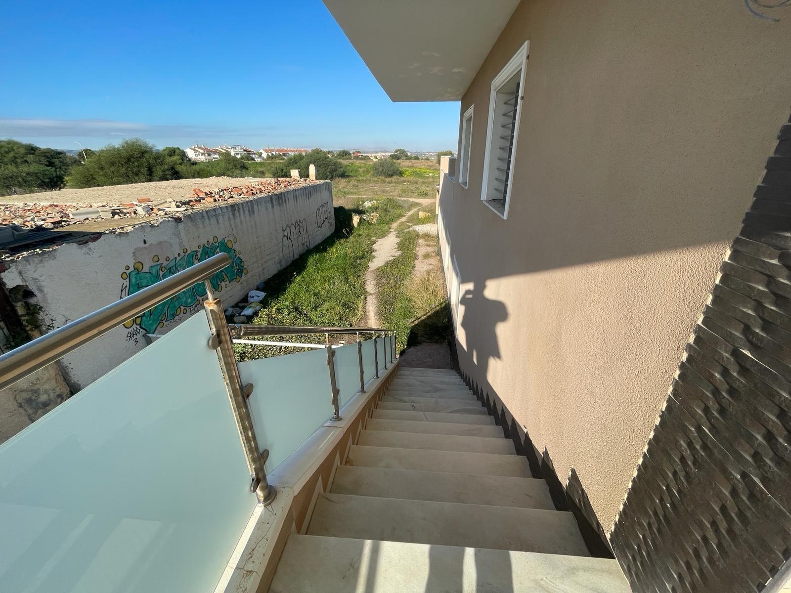 For sale - 3 Bedroom 5 Bathroom Villa in Torrevieja - La Siesta - El Salado - Torreta  - Alicante