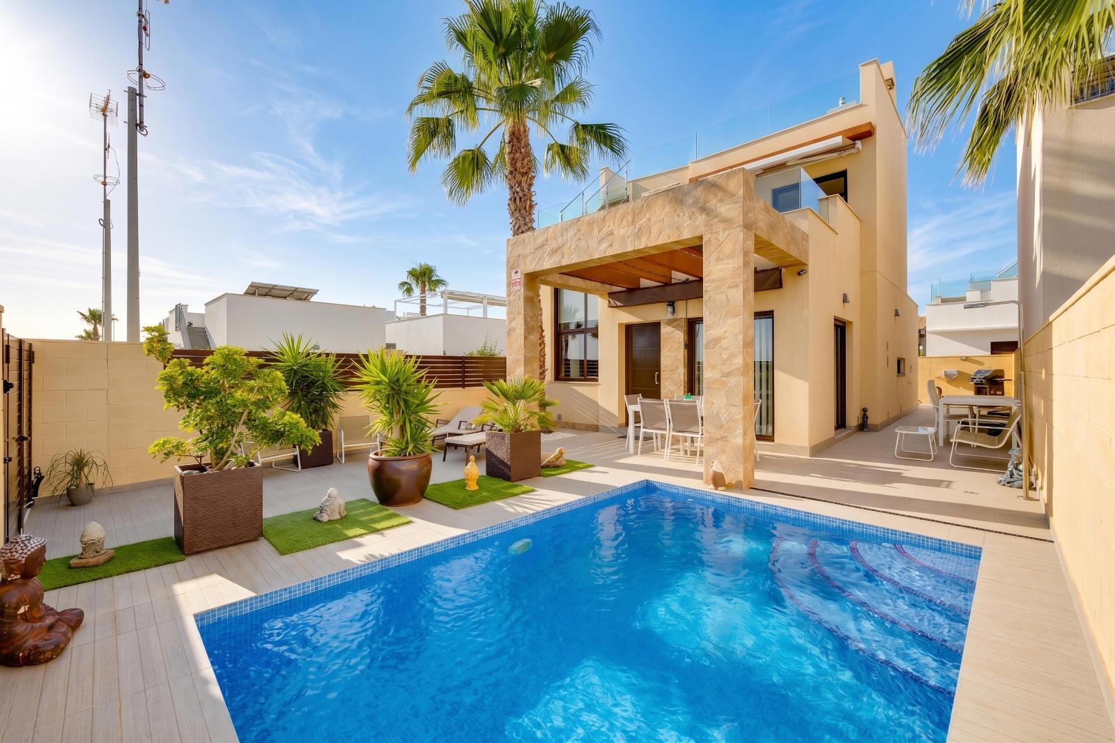 For sale - 3 Bedroom 3 Bathroom Villa in Ciudad Quesada - Pueblo Bravo  - Alicante