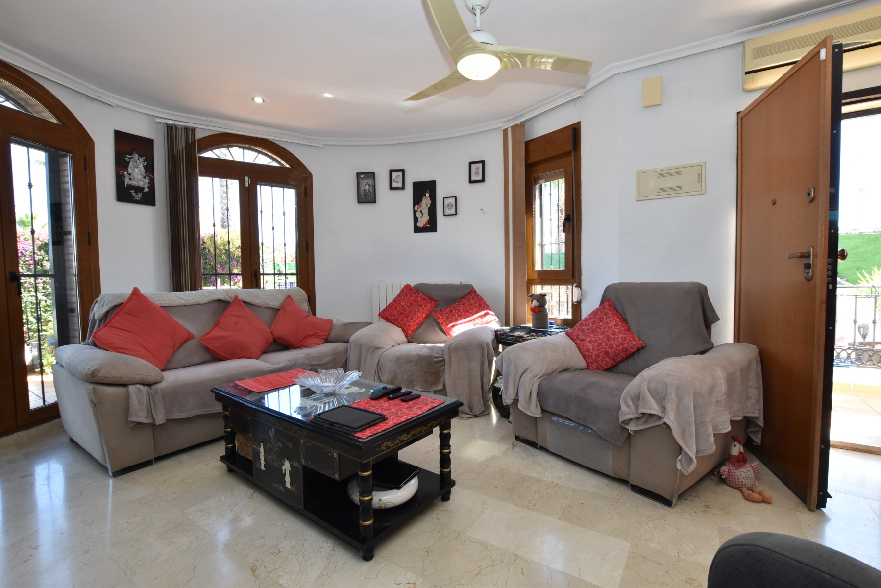 For sale - 3 Bedroom 2 Bathroom Villa in Algorfa - Inland  - Alicante