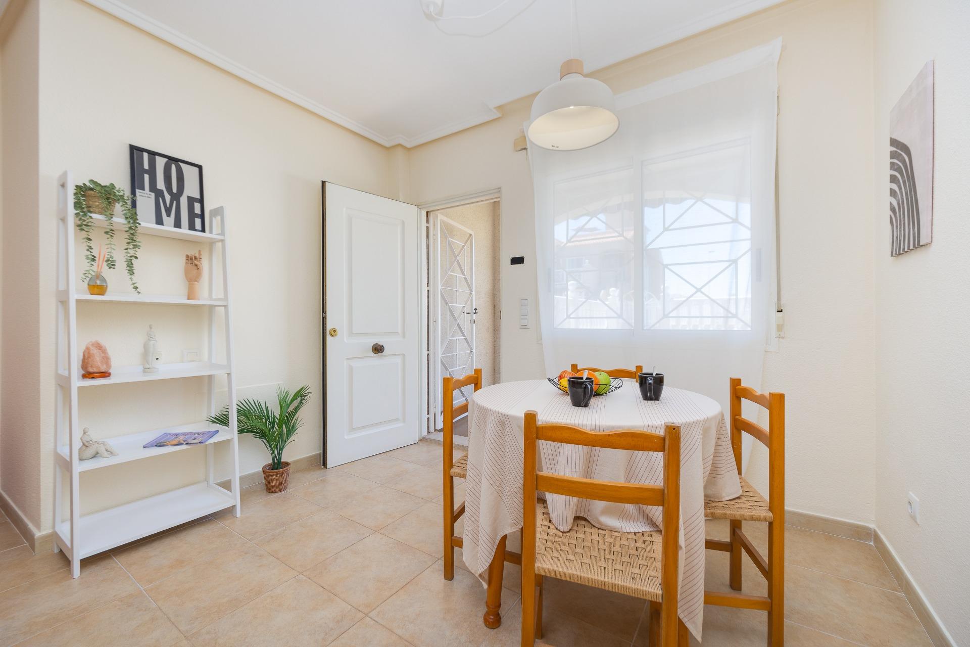 For sale - 2 Bedroom 1 Bathroom Bungalow in Torrevieja - Aguas Nuevas 1  - Alicante