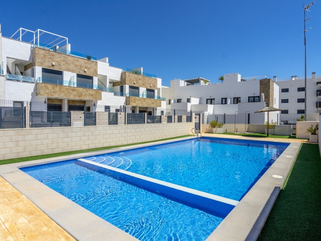 3 Bedroom 3 Bathroom Town House in Villamartin