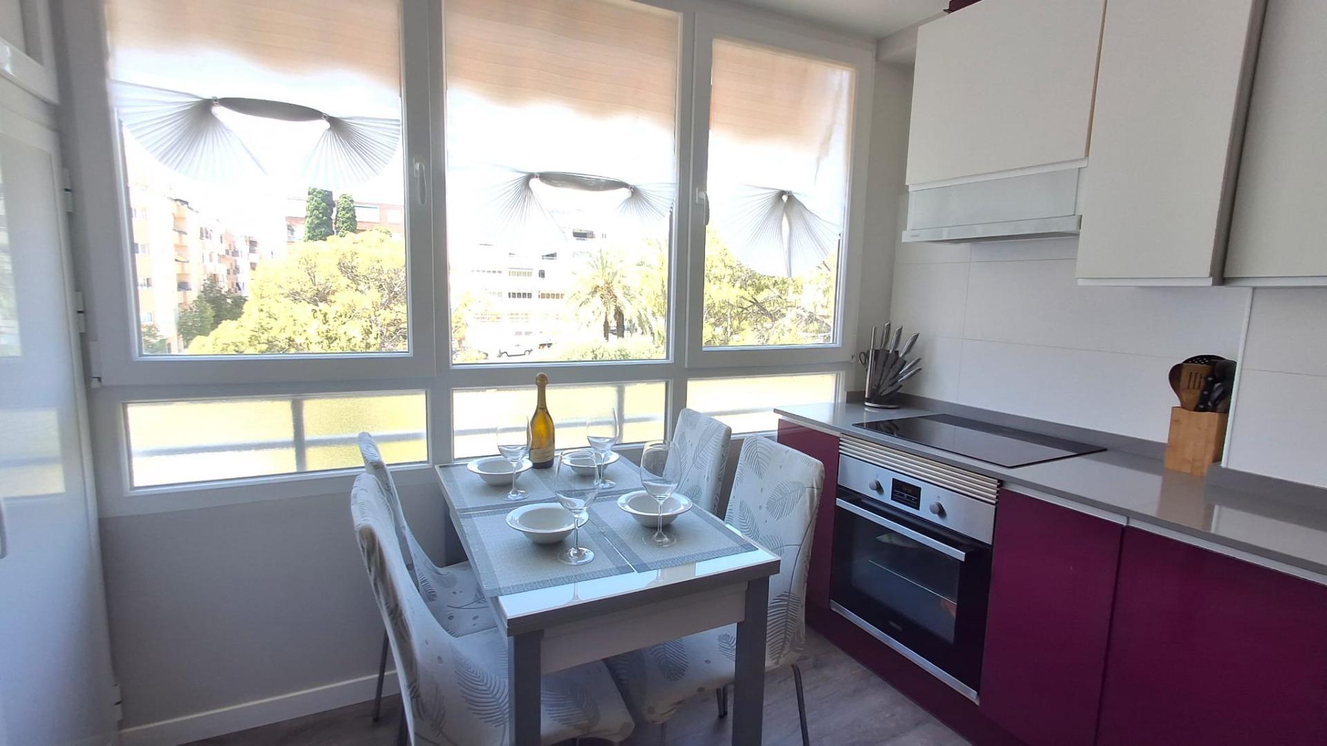 For sale - 2 Bedroom 1 Bathroom Apartment in Torrevieja - Centro  - Alicante