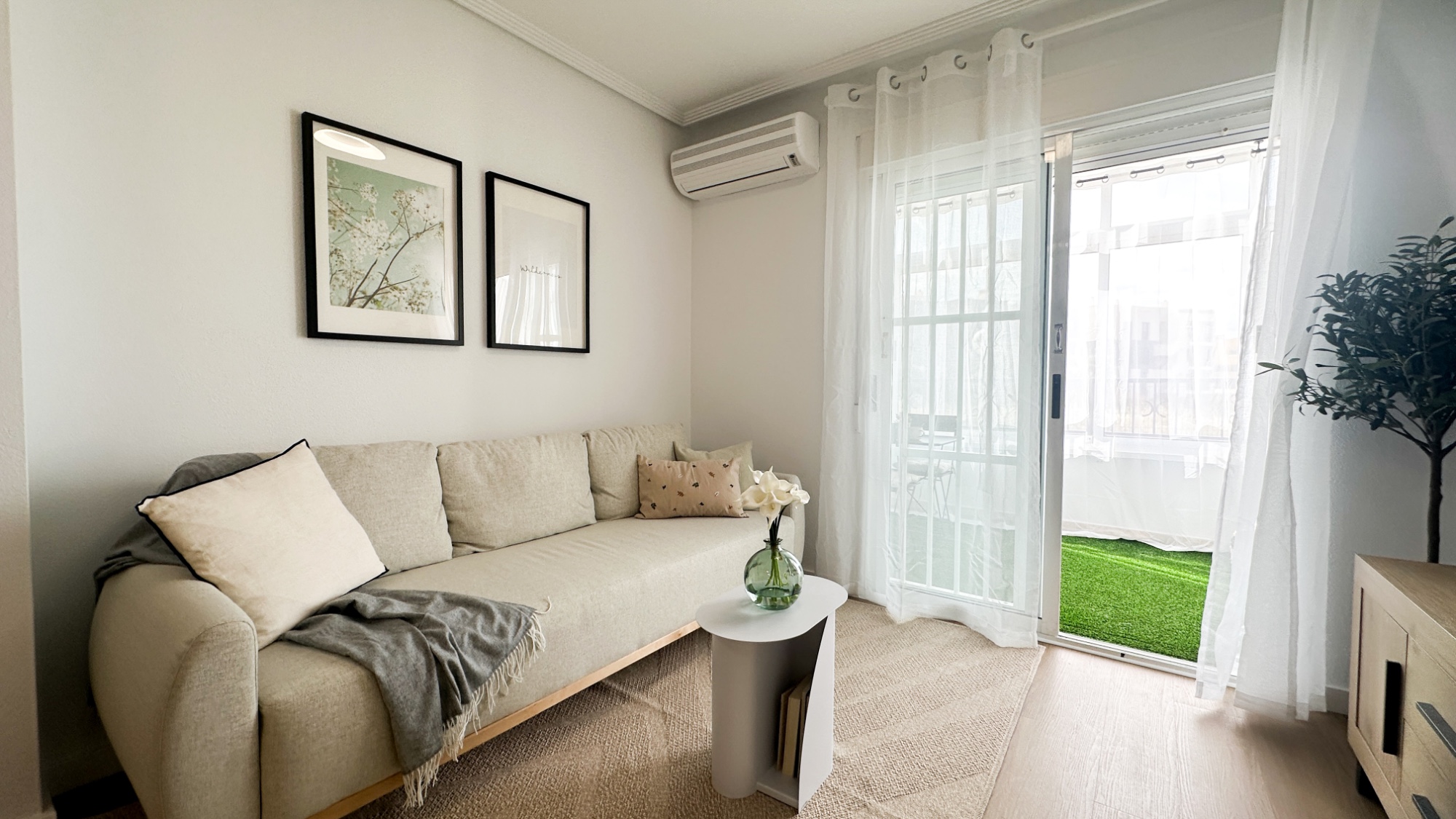 For sale - 2 Bedroom 1 Bathroom Apartment in Orihuela Costa - Costa Blanca  - Alicante