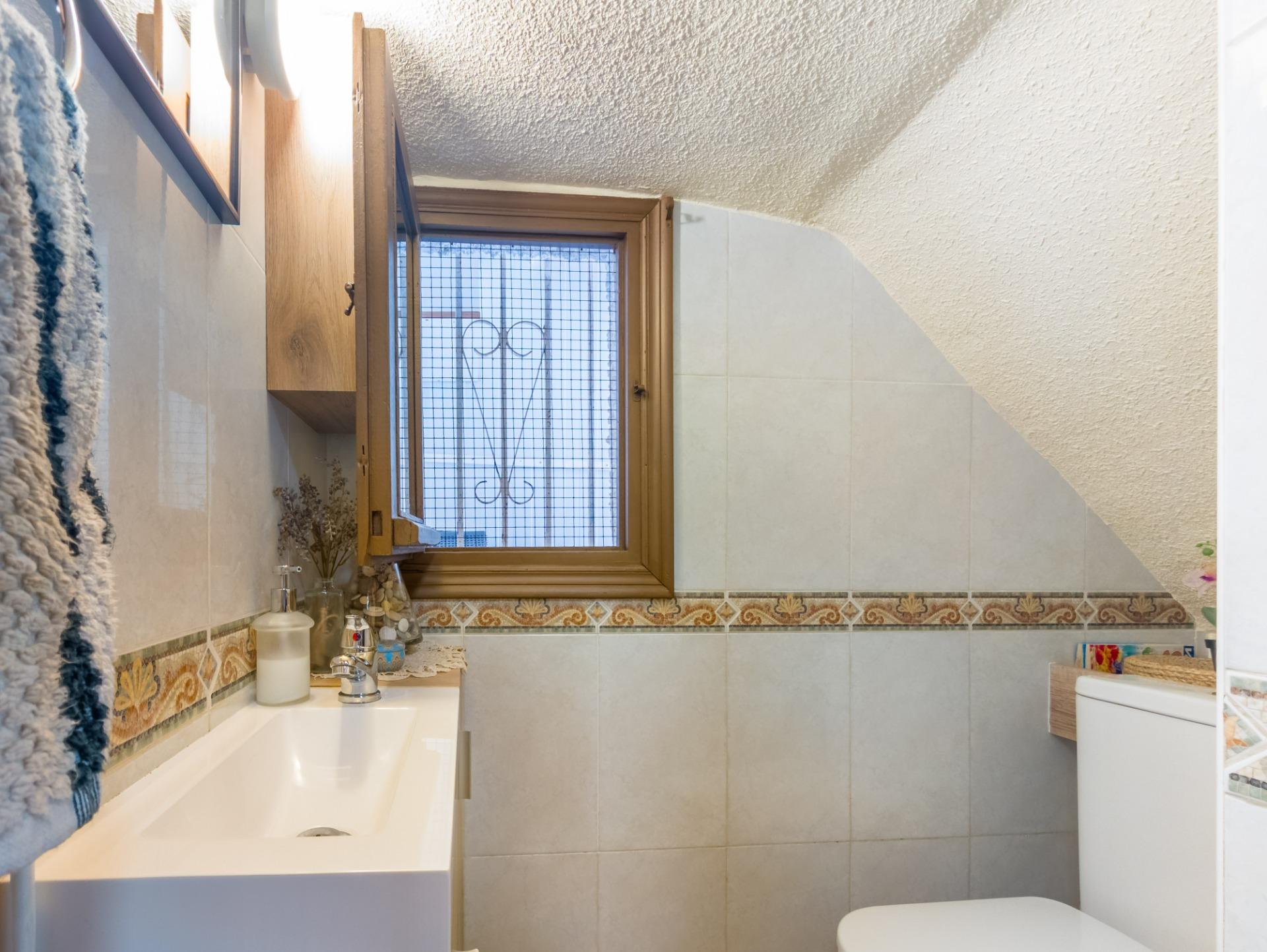 For sale - 3 Bedroom 2 Bathroom Town House in Torrevieja - Nueva Torrevieja  - Alicante