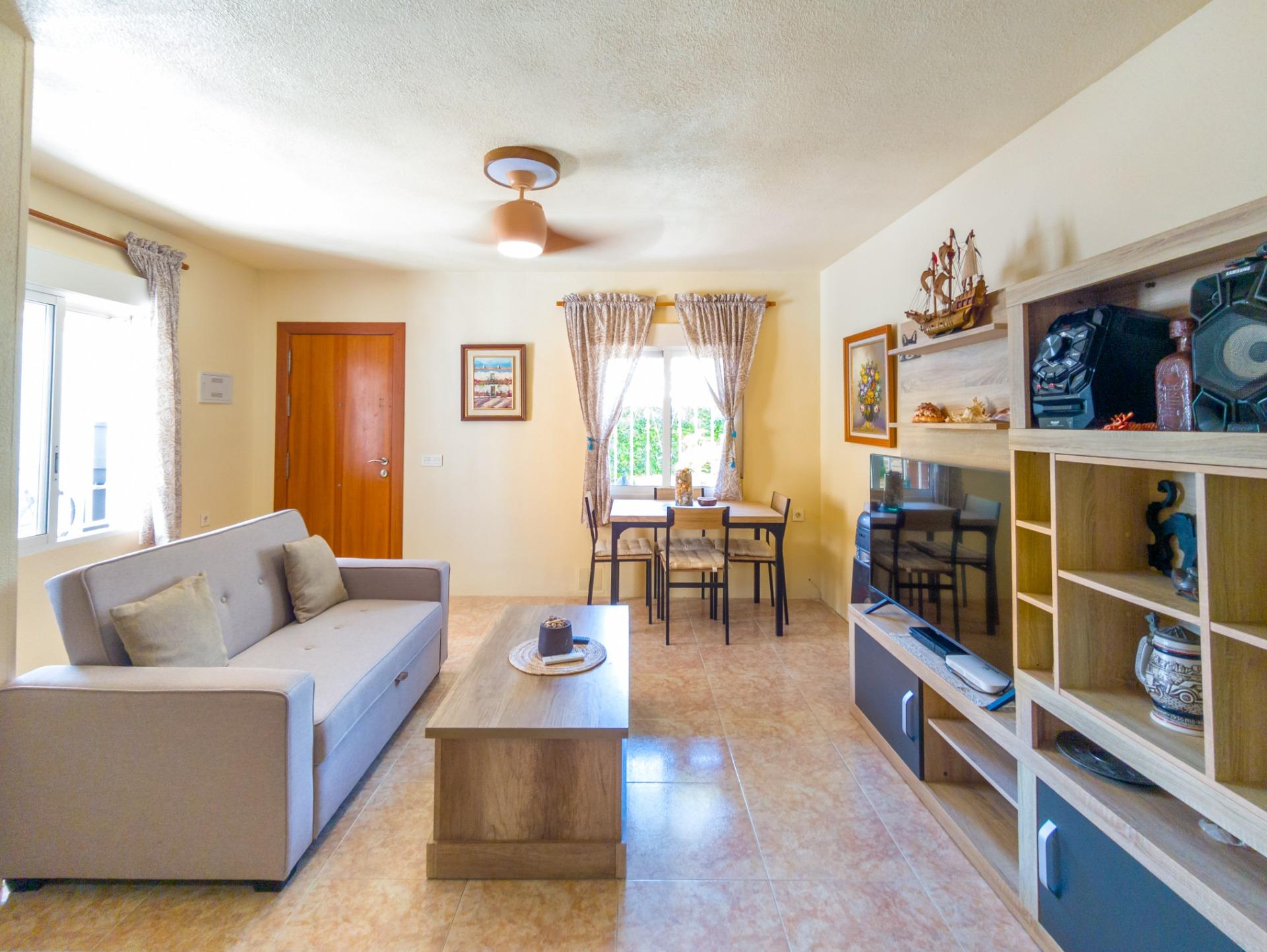 For sale - 3 Bedroom 2 Bathroom Town House in Torrevieja - Nueva Torrevieja  - Alicante