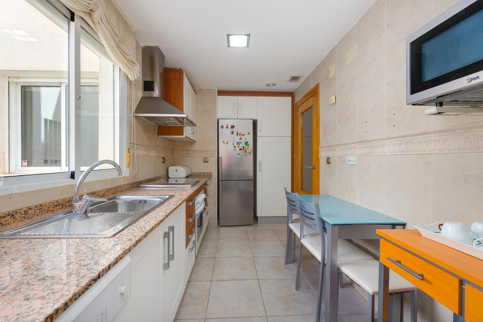 For sale - 3 Bedroom 2 Bathroom Penthouse in Torrevieja - Torrevieja  - Alicante