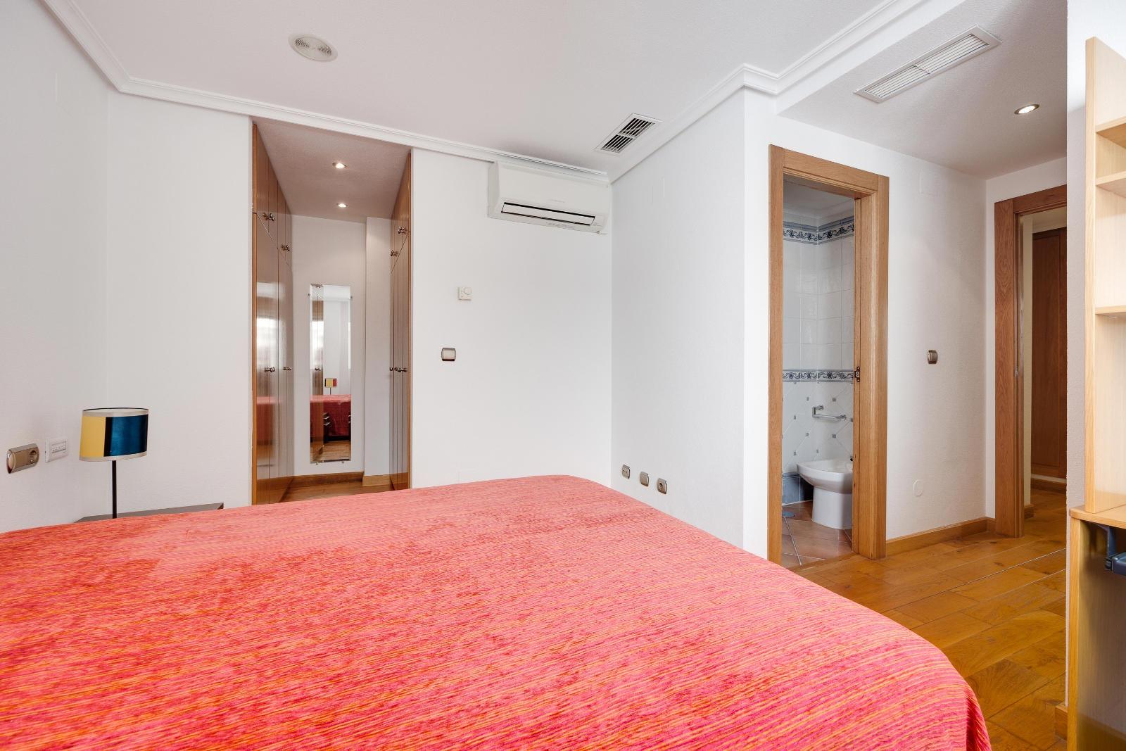 For sale - 3 Bedroom 2 Bathroom Penthouse in Torrevieja - Torrevieja  - Alicante