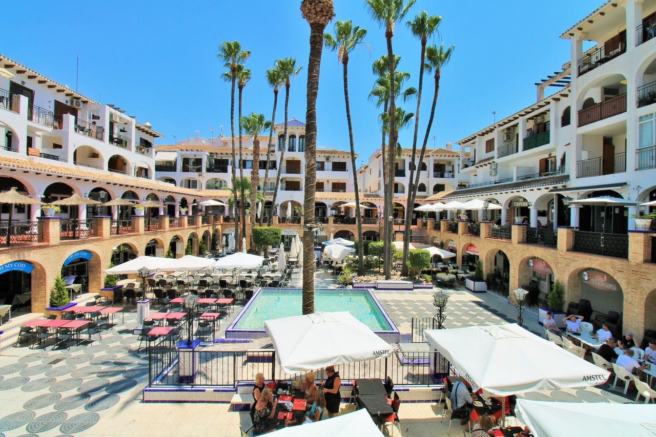 For sale - 2 Bedroom 2 Bathroom Town House in Villamartin - Costa Blanca  - Alicante