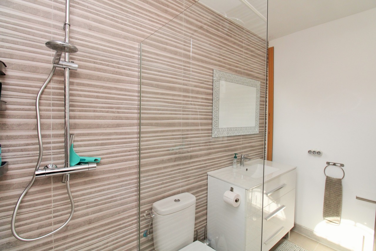 For sale - 2 Bedroom 2 Bathroom Town House in Villamartin - Costa Blanca  - Alicante