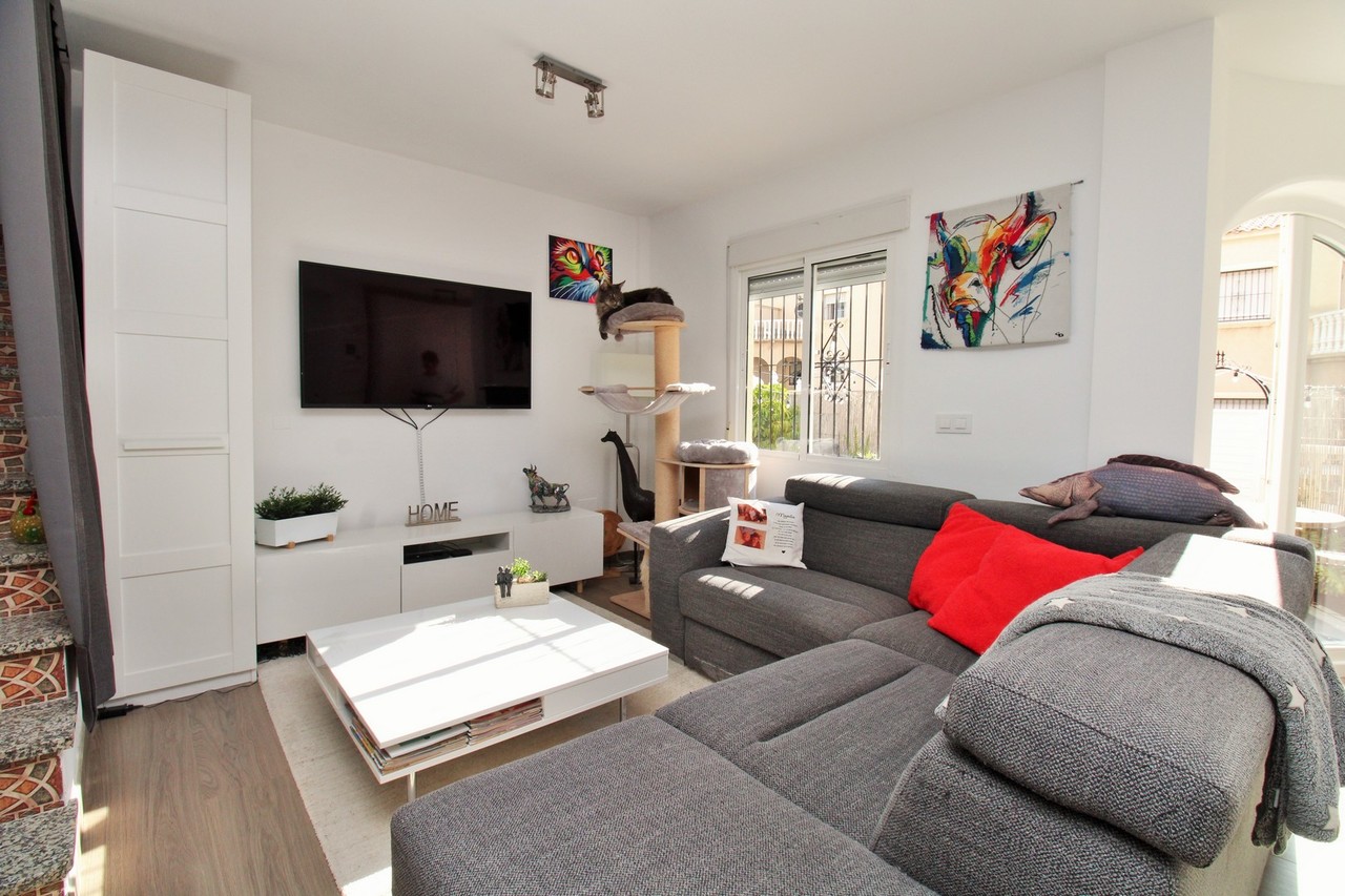 For sale - 2 Bedroom 2 Bathroom Town House in Villamartin - Costa Blanca  - Alicante