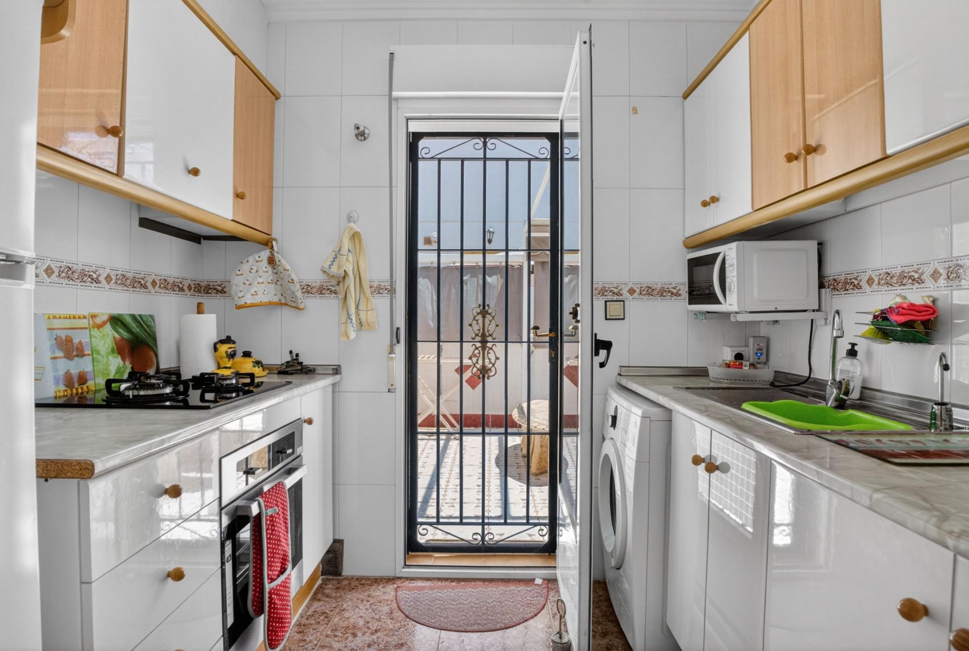 For sale - 3 Bedroom 2 Bathroom Townhouse in Torrevieja - La Siesta - El Salado - Torreta  - Alicante