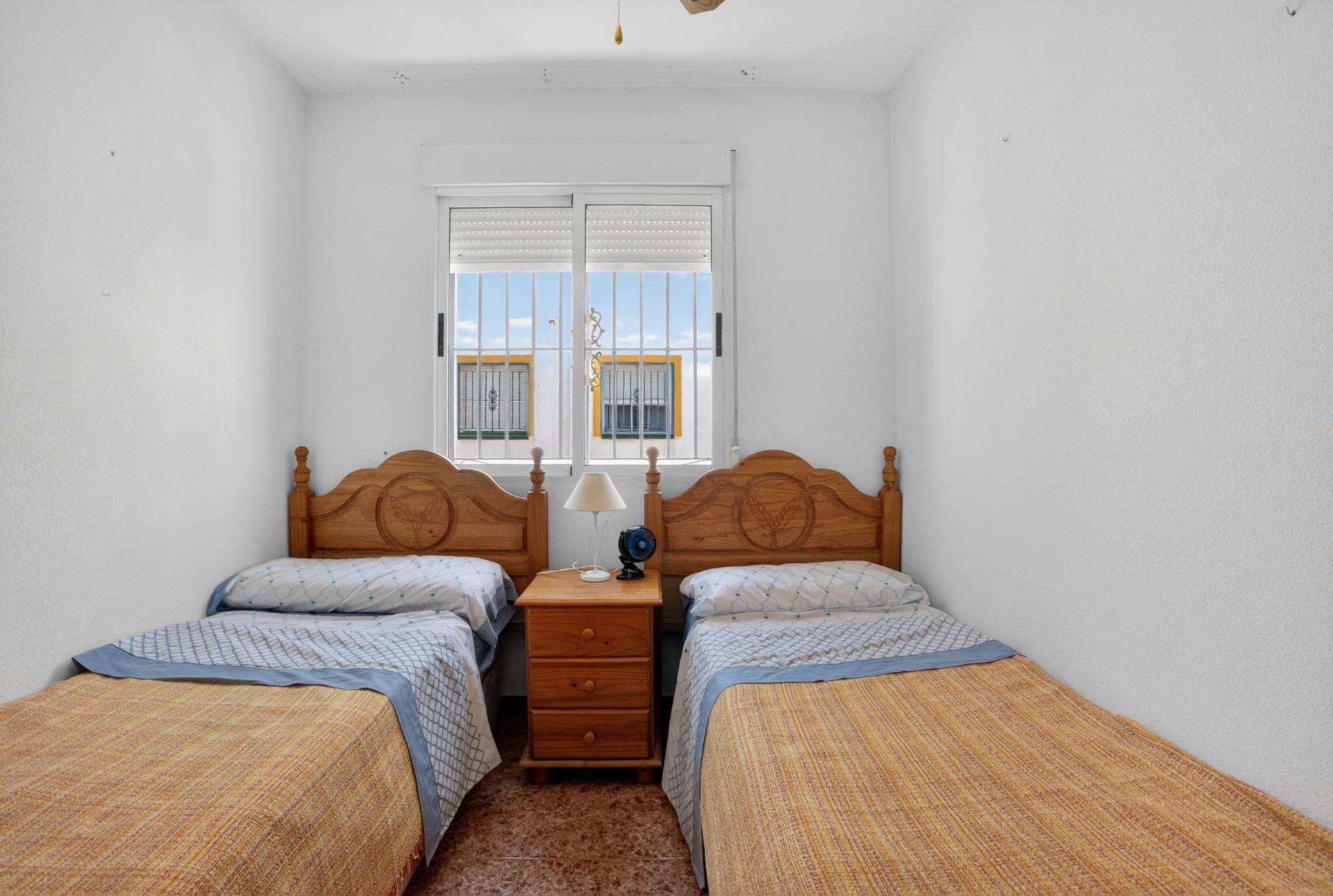 For sale - 3 Bedroom 2 Bathroom Townhouse in Torrevieja - La Siesta - El Salado - Torreta  - Alicante