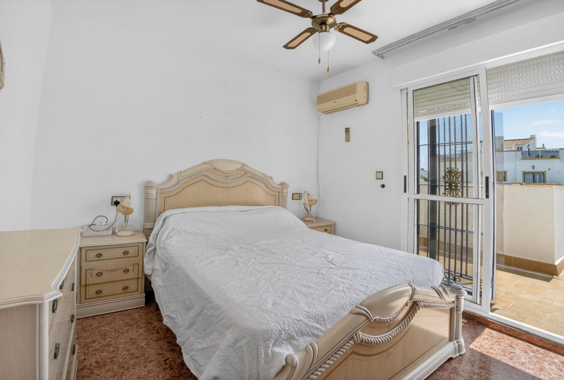 For sale - 3 Bedroom 2 Bathroom Townhouse in Torrevieja - La Siesta - El Salado - Torreta  - Alicante