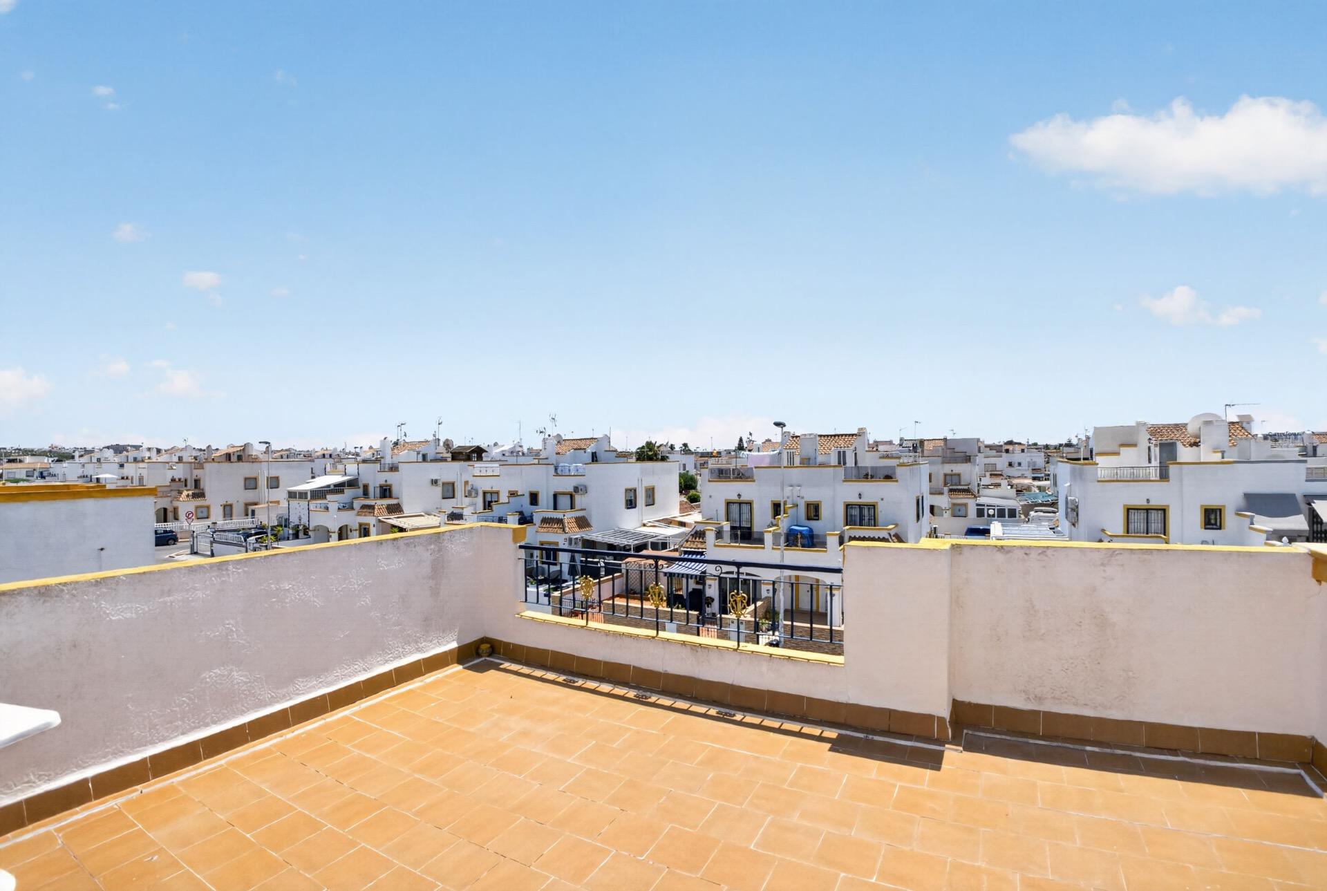 For sale - 3 Bedroom 2 Bathroom Townhouse in Torrevieja - La Siesta - El Salado - Torreta  - Alicante