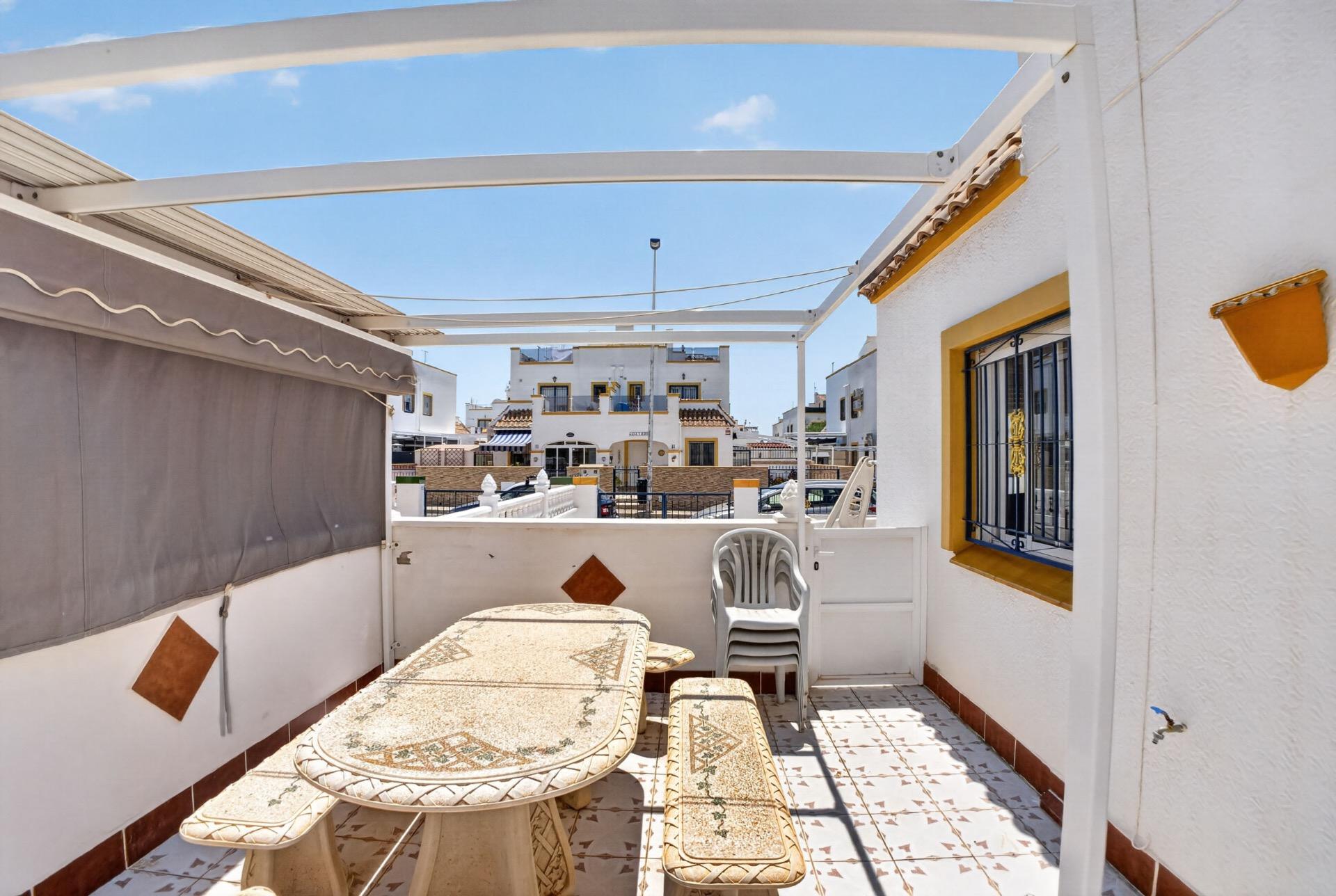 For sale - 3 Bedroom 2 Bathroom Townhouse in Torrevieja - La Siesta - El Salado - Torreta  - Alicante