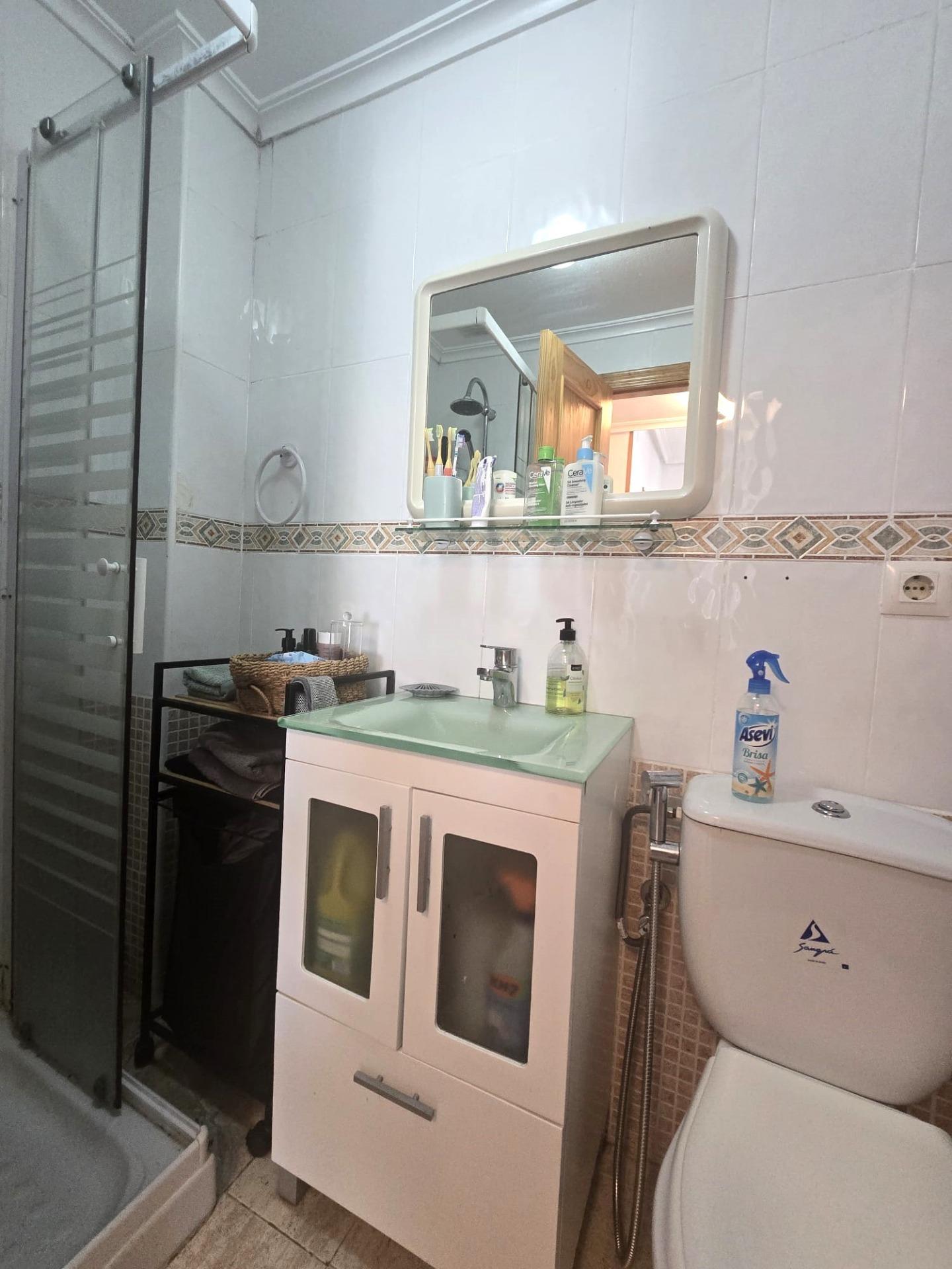 For sale - 3 Bedroom 1 Bathroom Apartment in Torrevieja - Playa De Los Locos  - Alicante