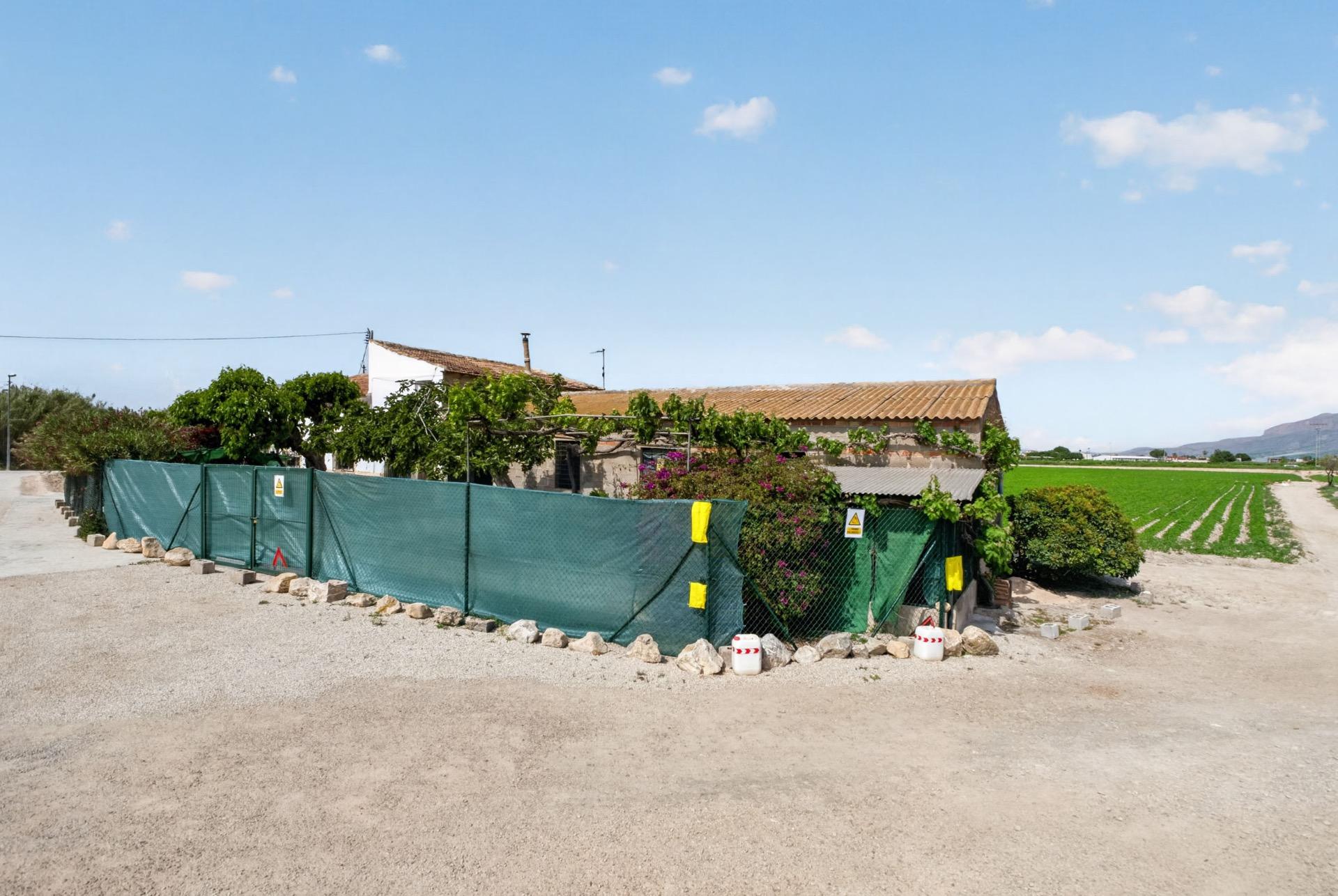 For sale - 3 Bedroom 1 Bathroom Country House in Torremendo - Desamparados-hurchillo-torremendo  - Alicante