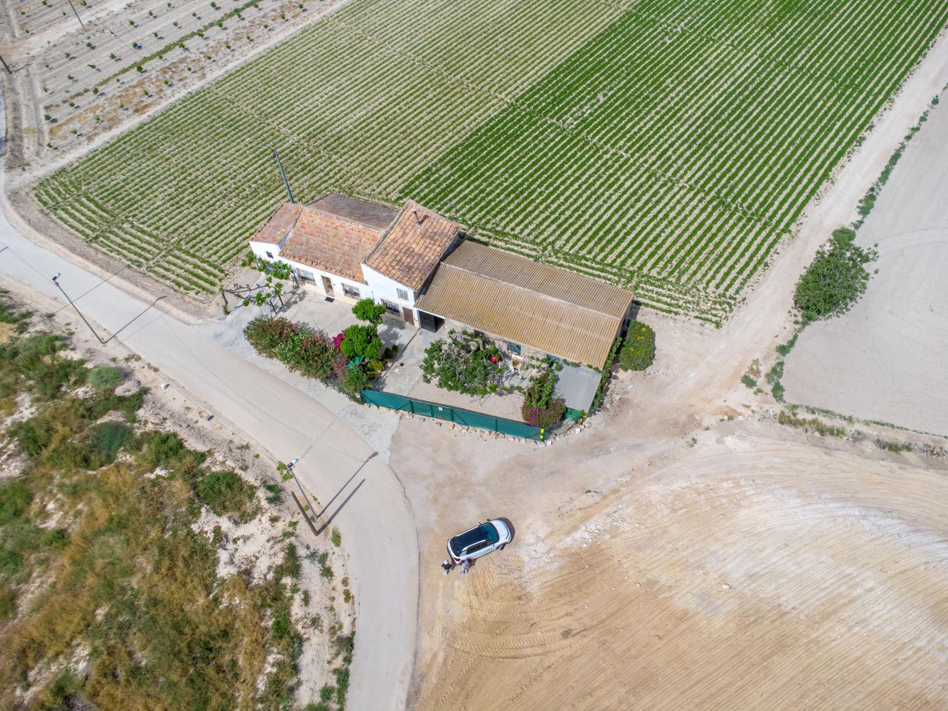 For sale - 3 Bedroom 1 Bathroom Country House in Torremendo - Desamparados-hurchillo-torremendo  - Alicante